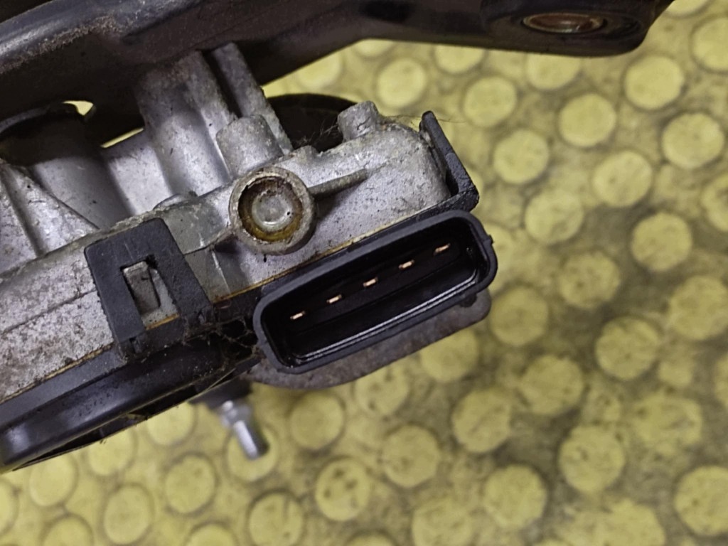 KIA SPORTAGE II wiper mechanism front