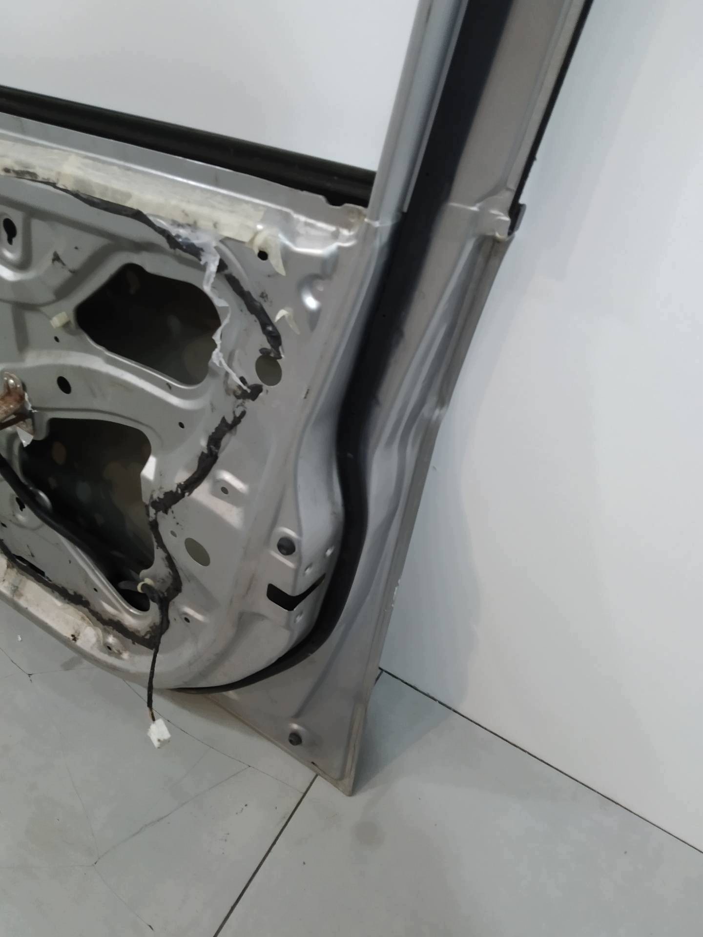 door right front NH700M Honda FR-V and (2004-2009)