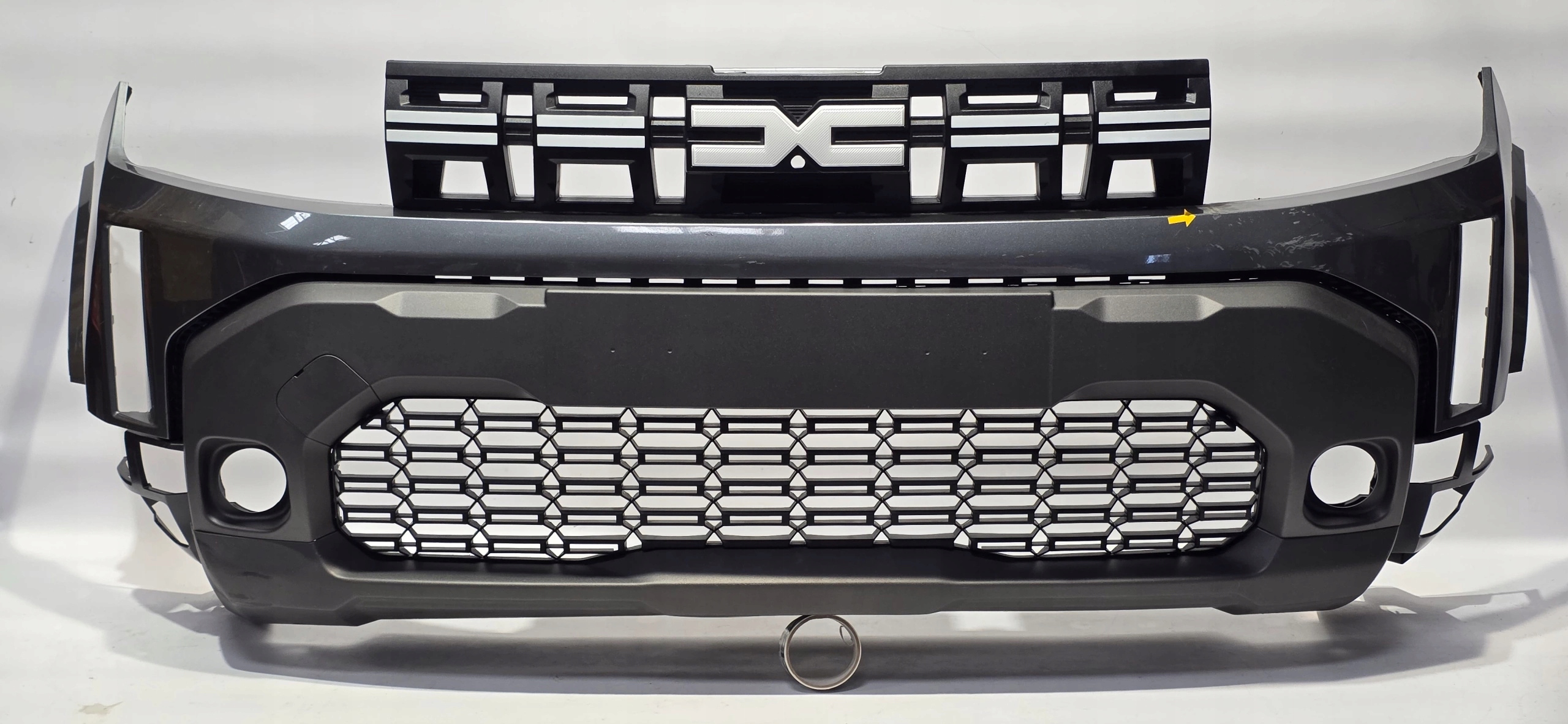 front bumper grille below KAMERE DACIA DUSTER III 23- original 620221816R