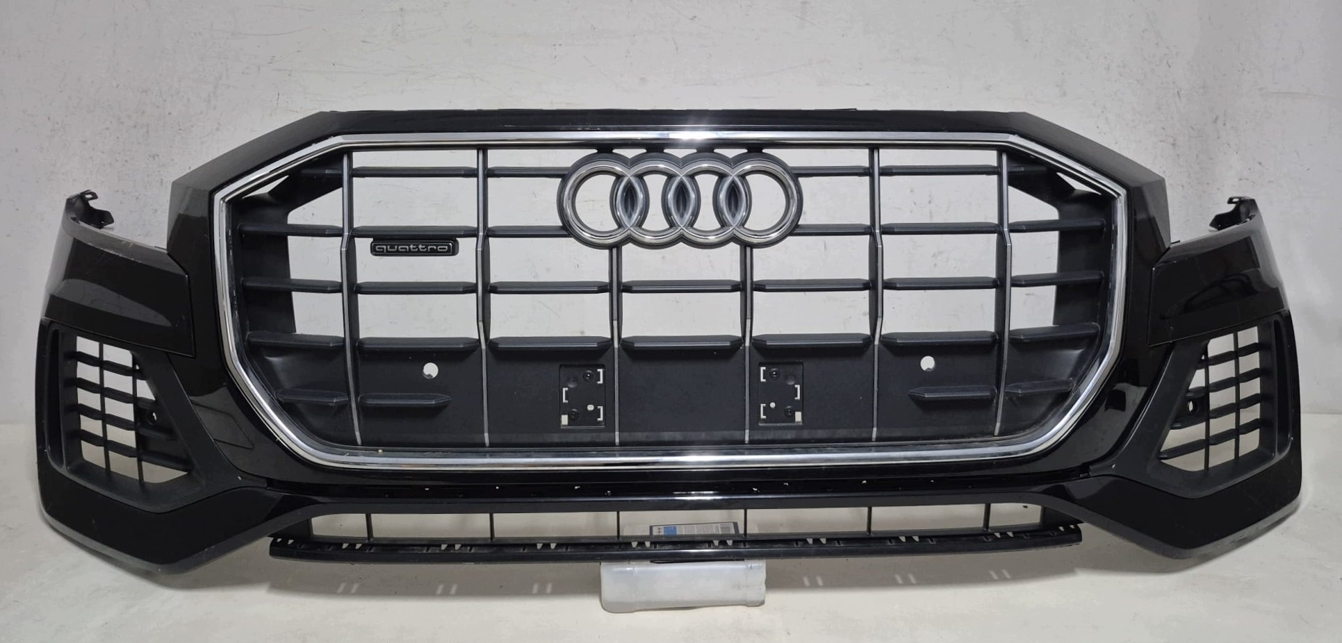 AUDI Q8 4M8 ZWYKLY 18- bumper front front grill grid PDC 4M8807437A