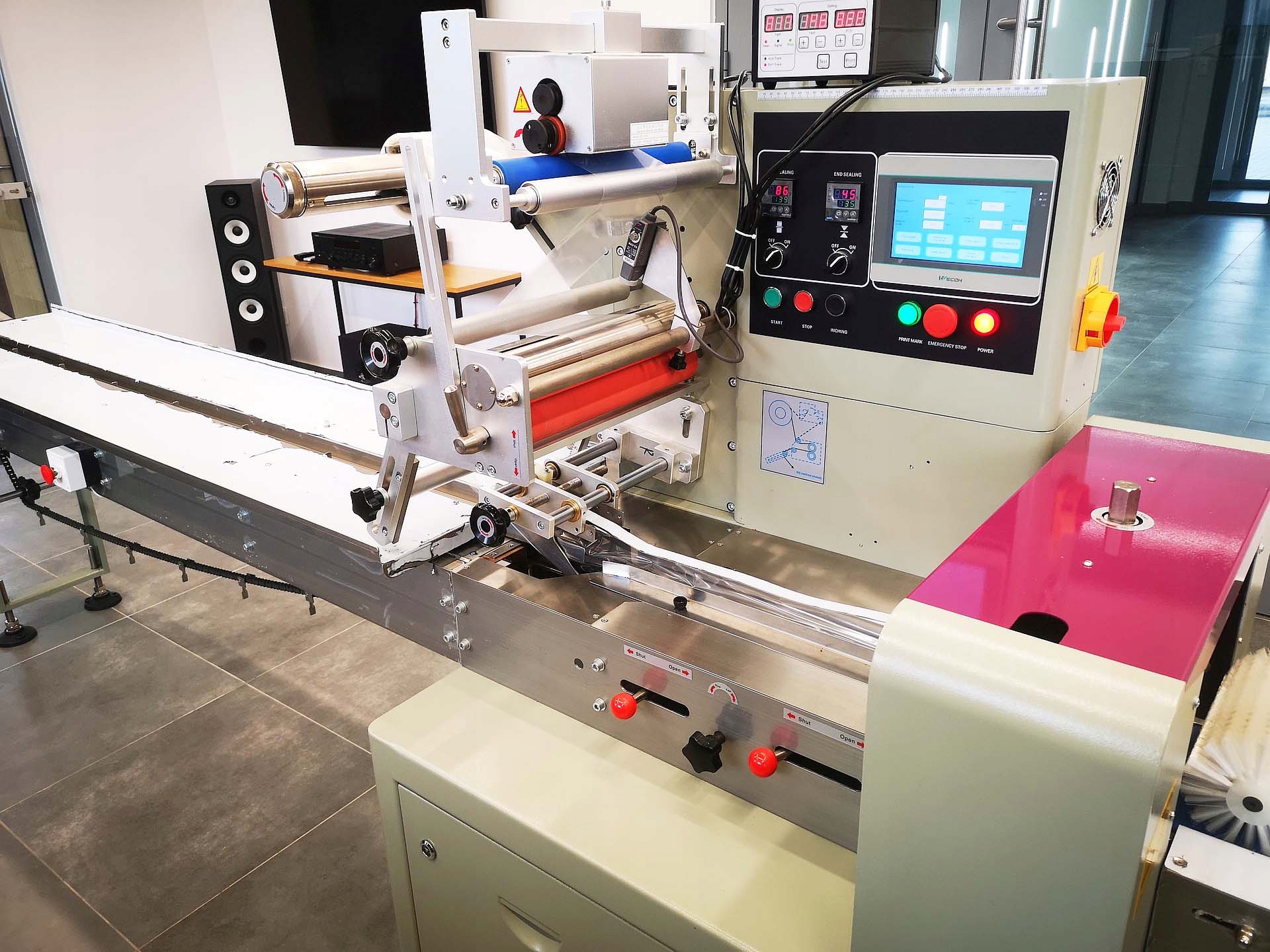 MASZYNA PAKUJĄCA, PAKOWACZKA FLOW-PACK, DFG-250 Marka inny