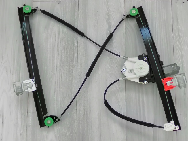 MASERATI QUATTROPORTE V PODNOŚNIK SZYBY TYŁ PRAWY 2004-2012