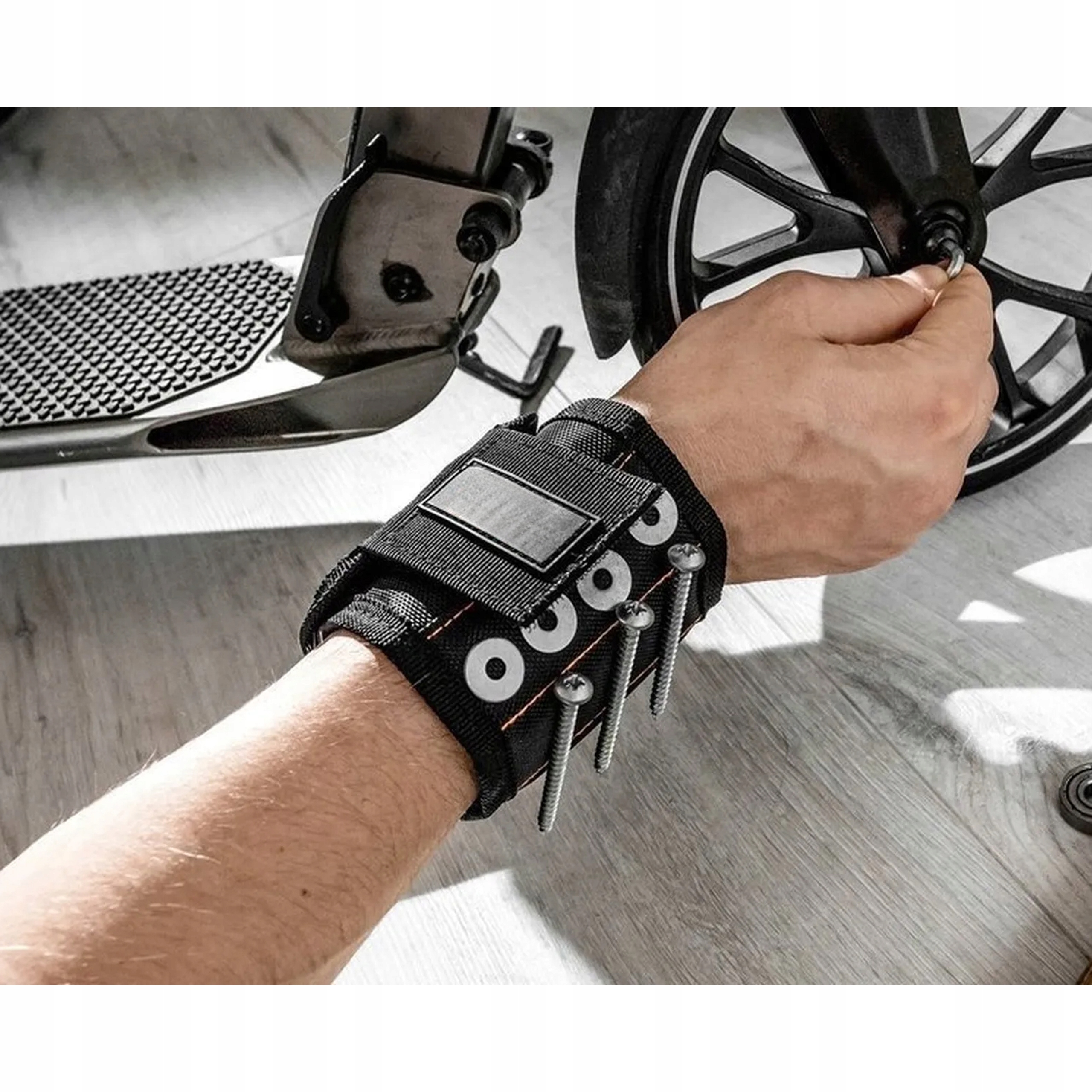 OPASKA MAGNETYCZNA NA RĘKĘ NADGARSTEK bity śrubki nakrętki taty, chłopaka Liczba kieszeni 2