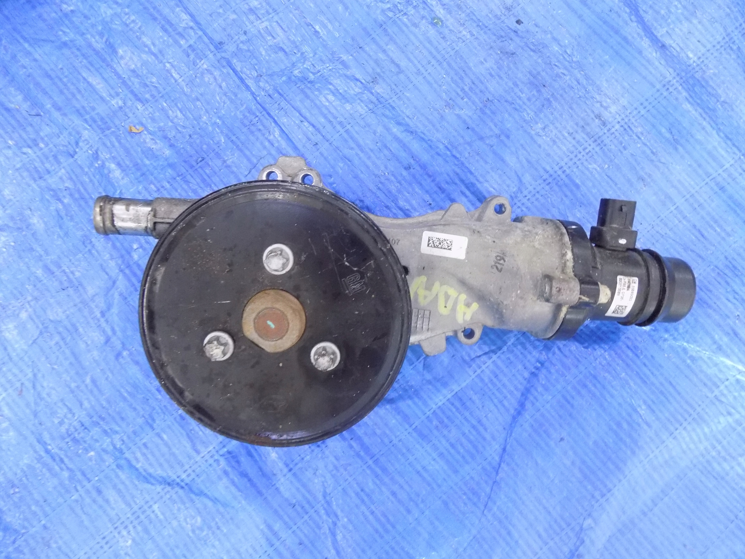 55593033 - ВОДЯНОЙ НАСОС OPEL ADAM 1,2 16V