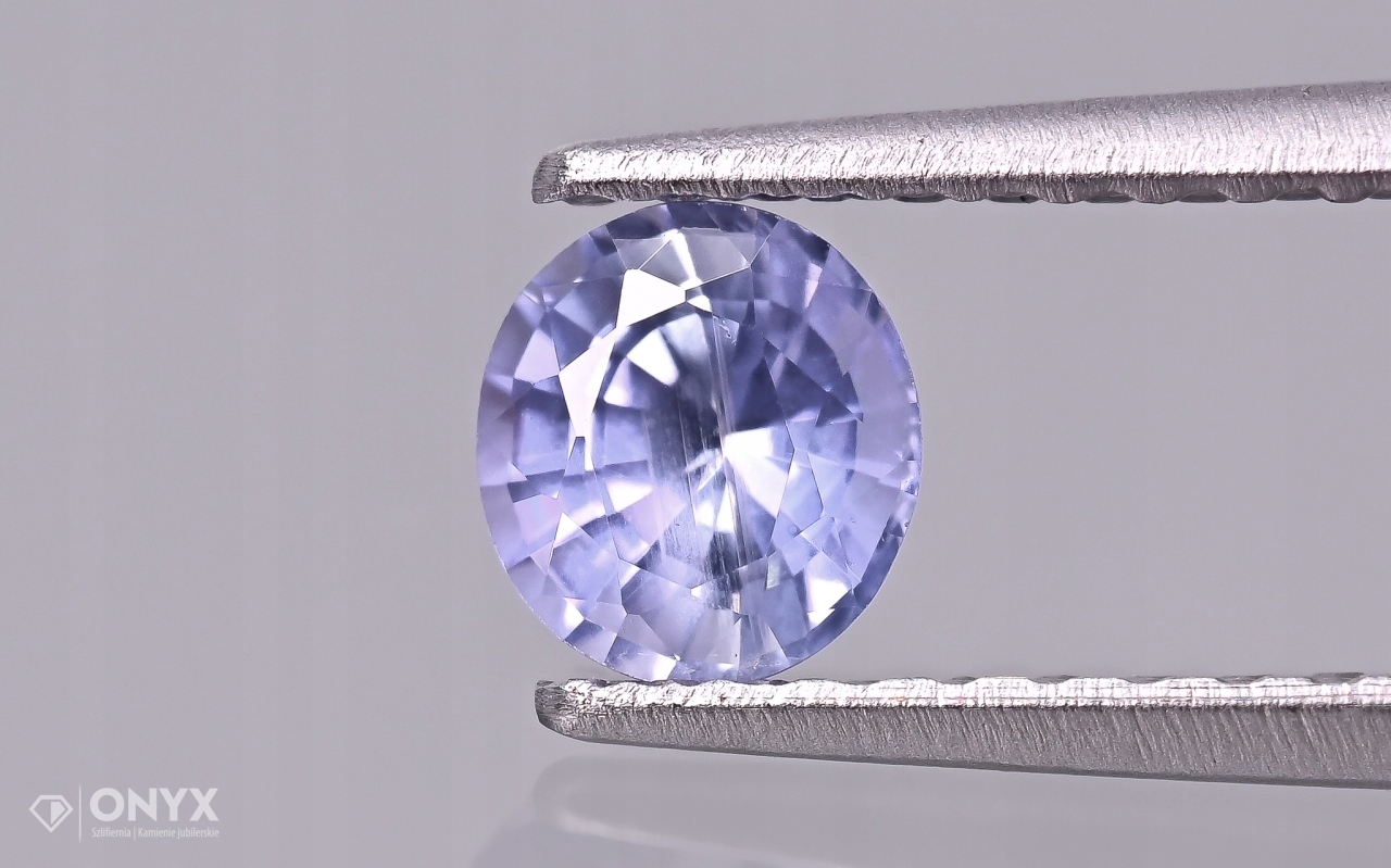 Safír fazetovaný ovál 4,5x4 mm