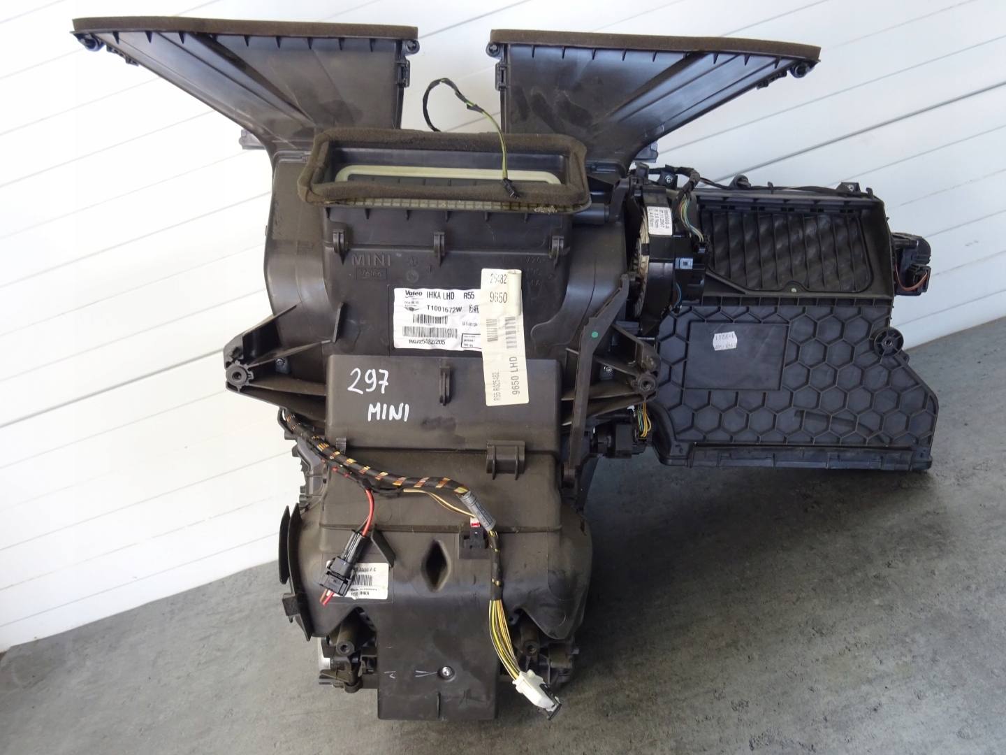 24540010 - Обогреватель корпус Европа ЕС MINI COOPER R56 1.6