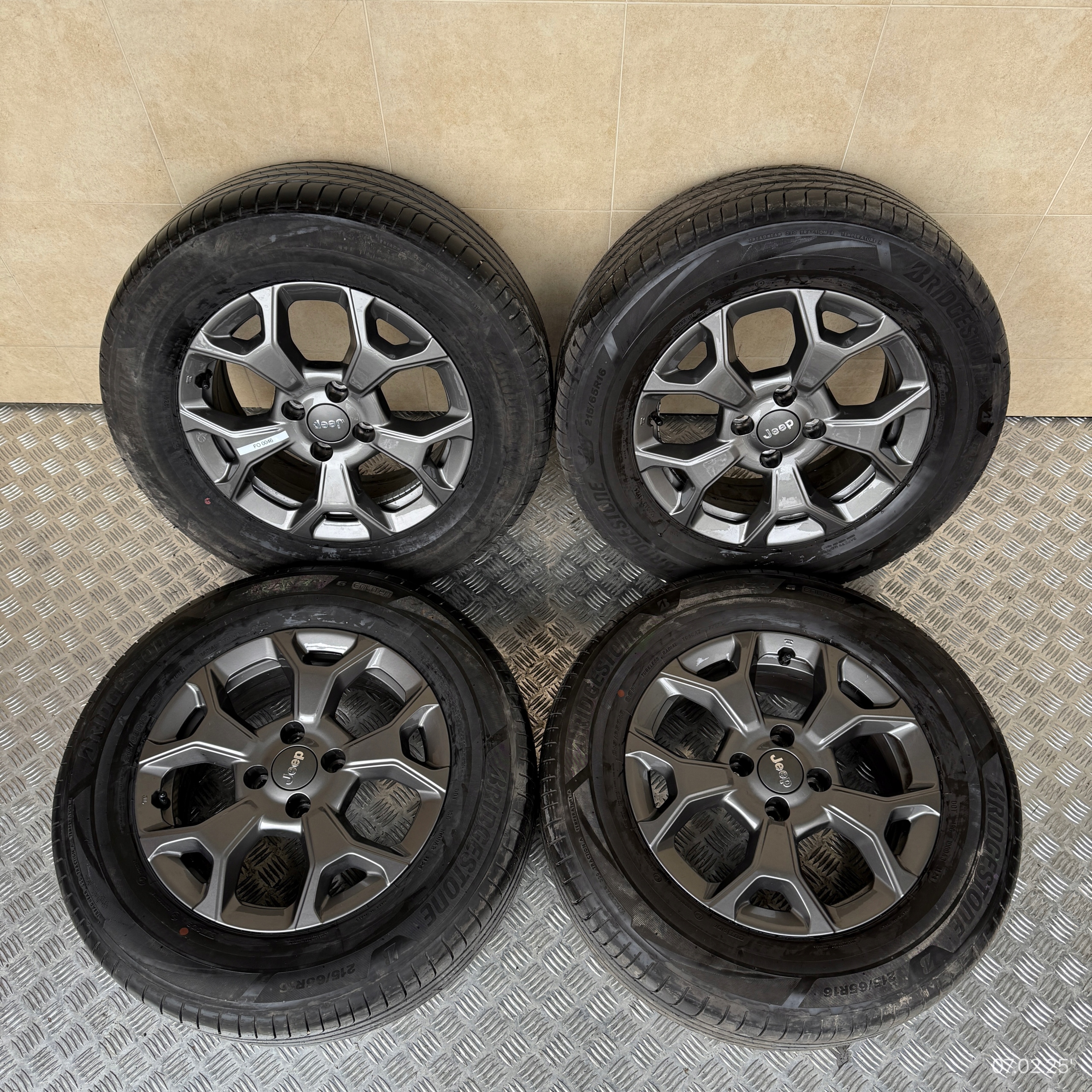 discs wheels tyres JEEP AVENGER BRIDGESTONE 215/65/16" 5MM summer