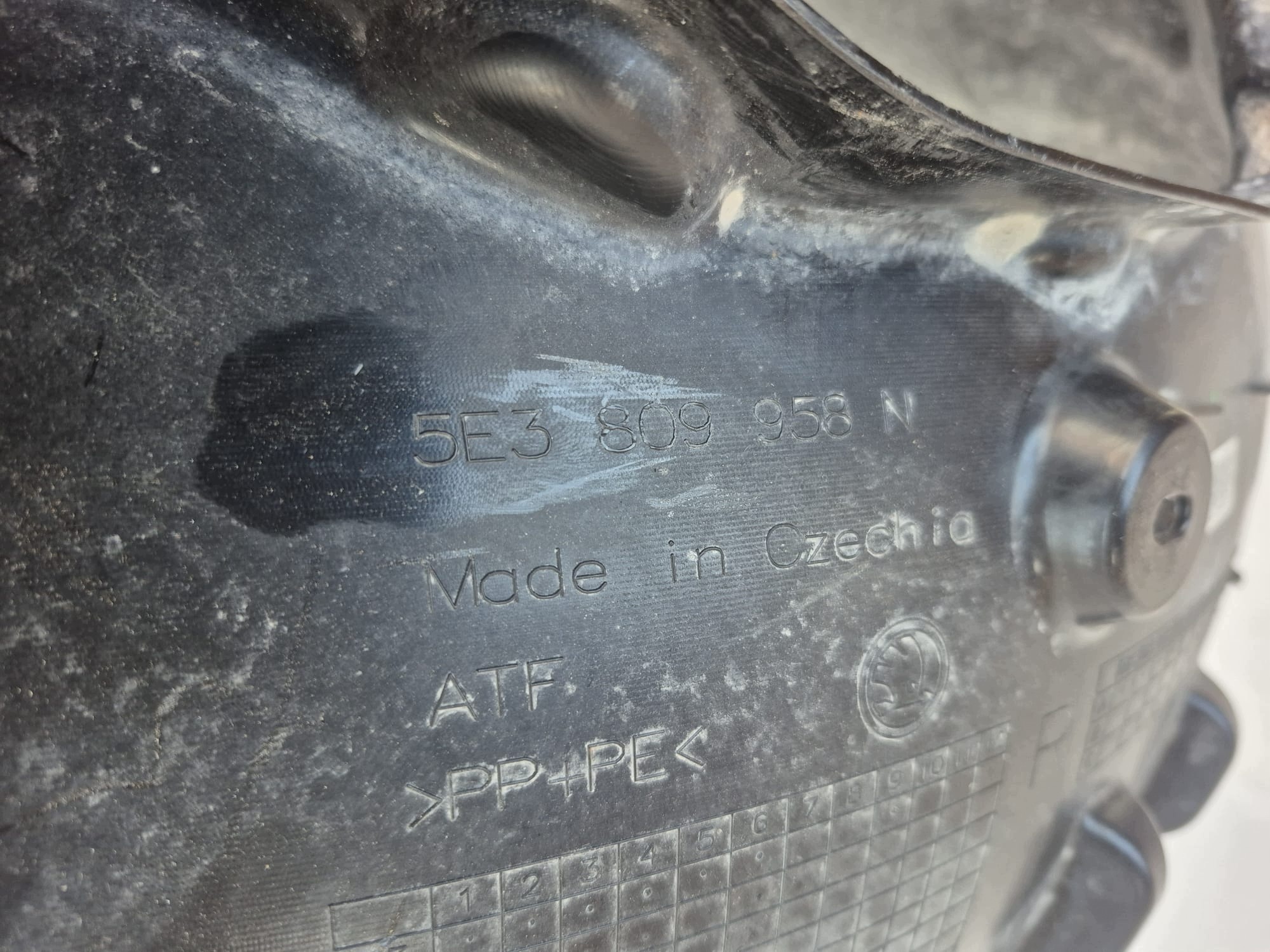 SKODA OCTAVIA IV 4 19- mudguard front front right