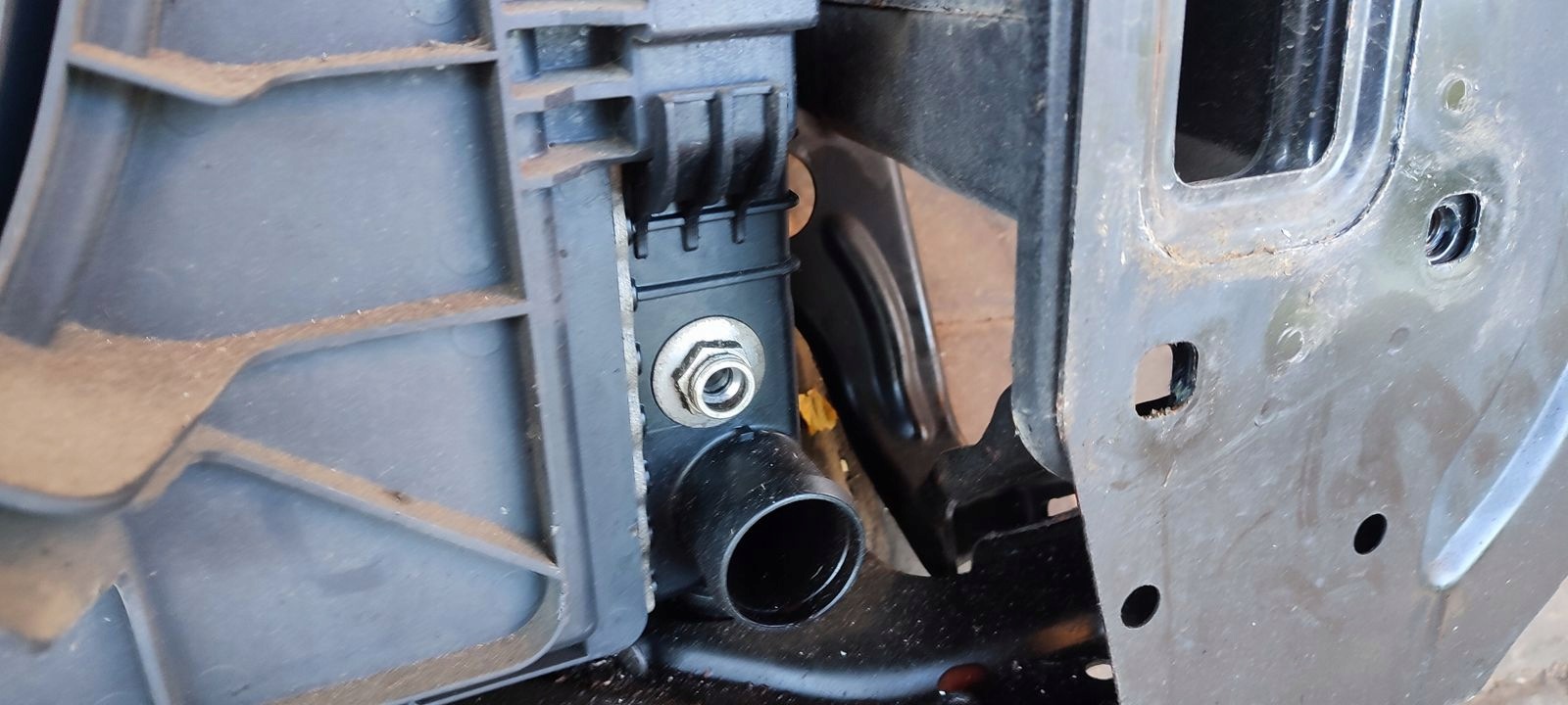 support panel for radiators pillar iron radiator Mercedes W164 ML 3,5 petrol