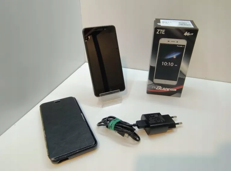 Smartfon ZTE Blade A452 1 GB / 8 GB 4G (LTE) czarny