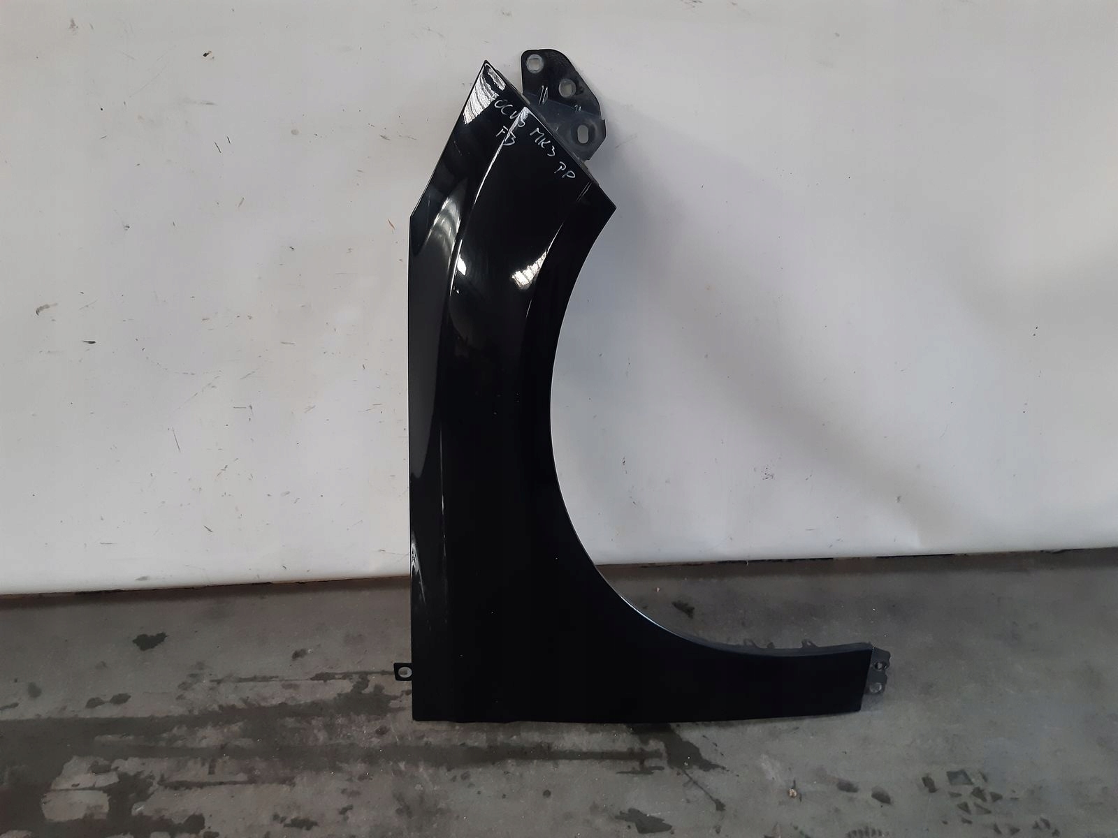 fender right front front Ford Focus MK3 kombi FB