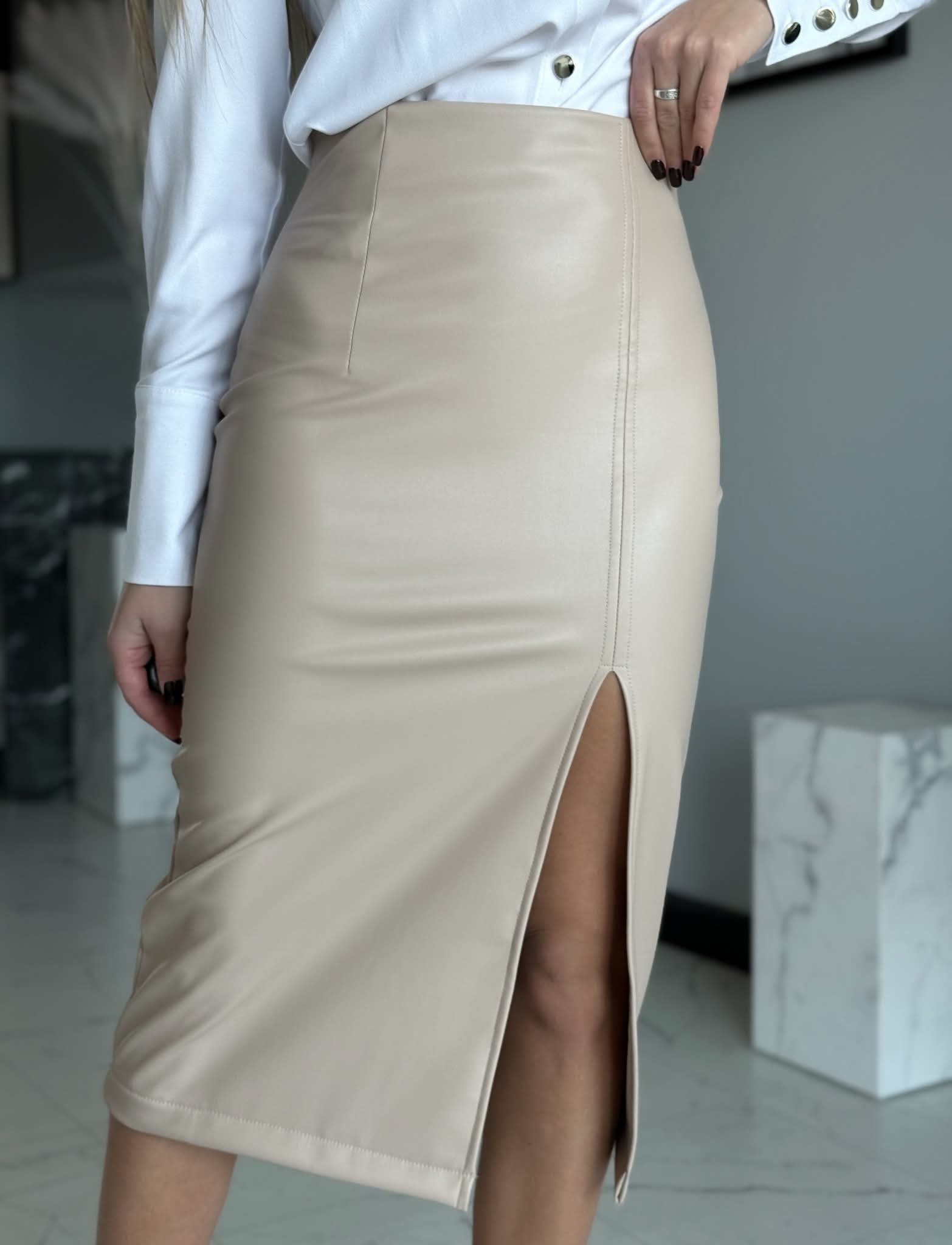 Sukně Ekokůže MIDI Rozparek Vysoký stav Tužková Béžová S