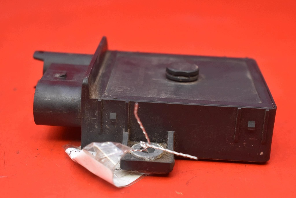 relay svíčky žhavicích 7788327 BMW E65 E66 3.0 D 218 KM 01-05