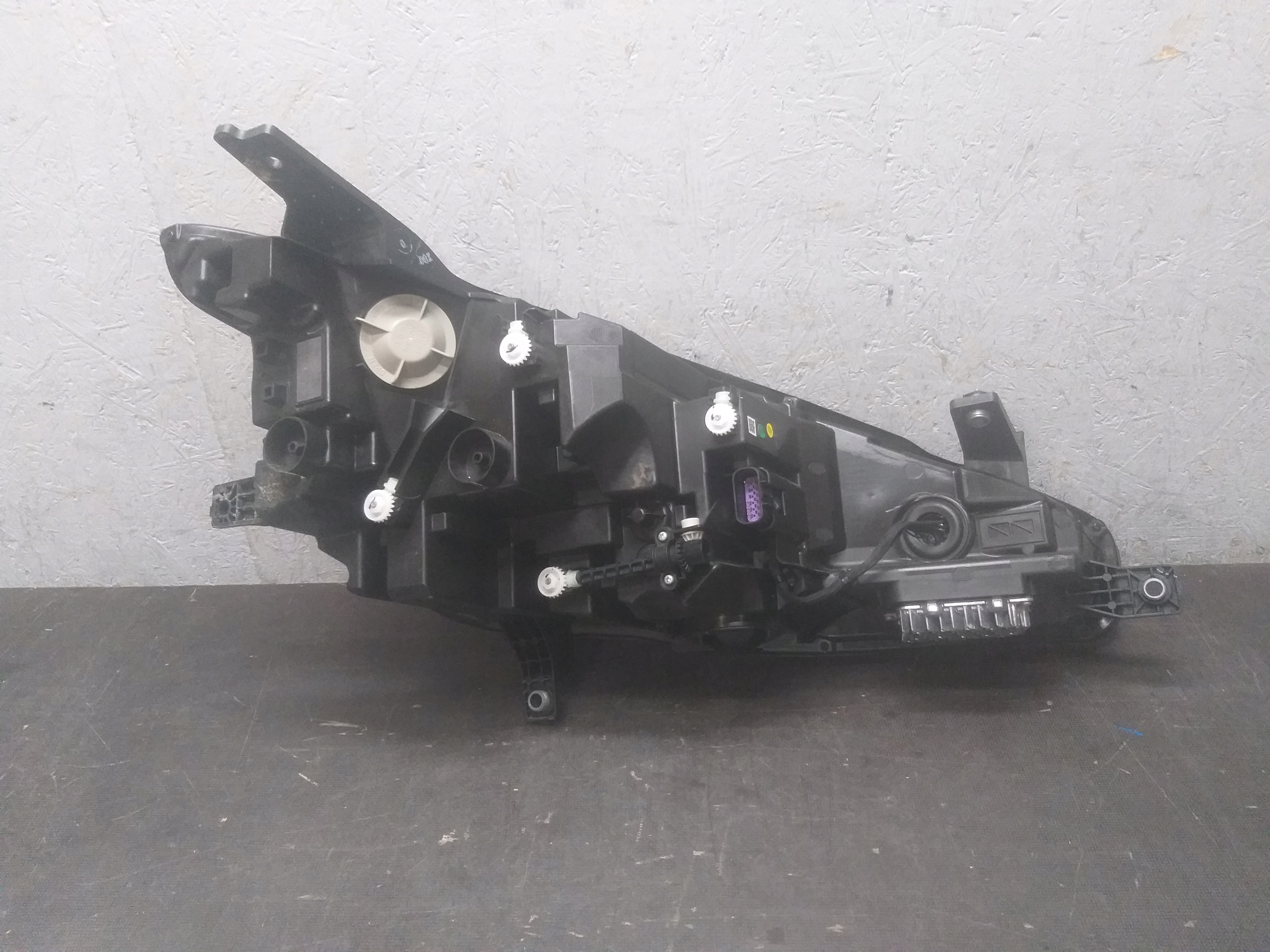 LAMPA PRZÓD LEWA MG 4 IV EV FULL LED Numer katalogowy części LAMPA PRZÓD LEWA MG 4 IV EV FULL LED