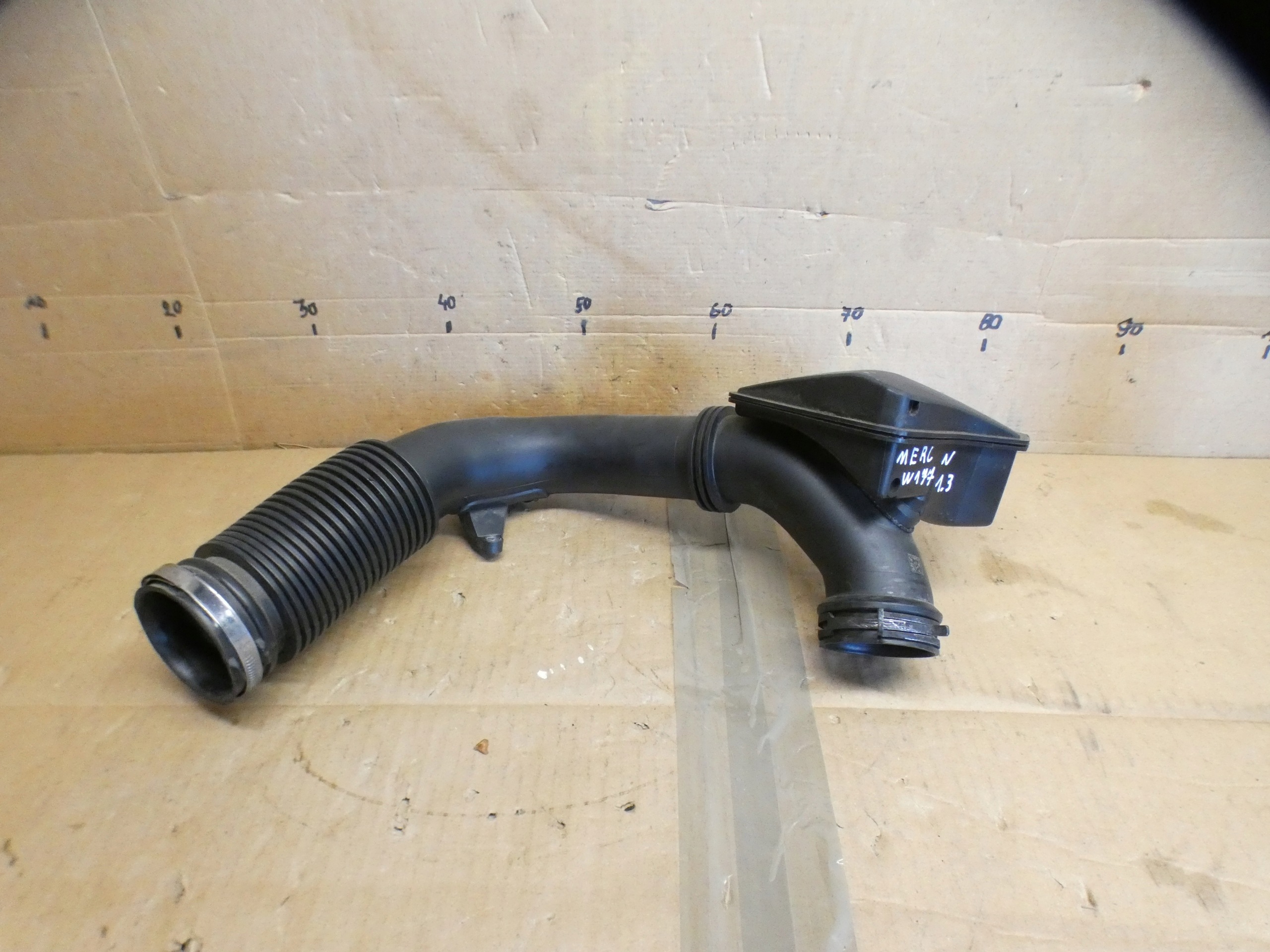 pipe air MERCEDES-BENZ A class A2820904100 1.3L