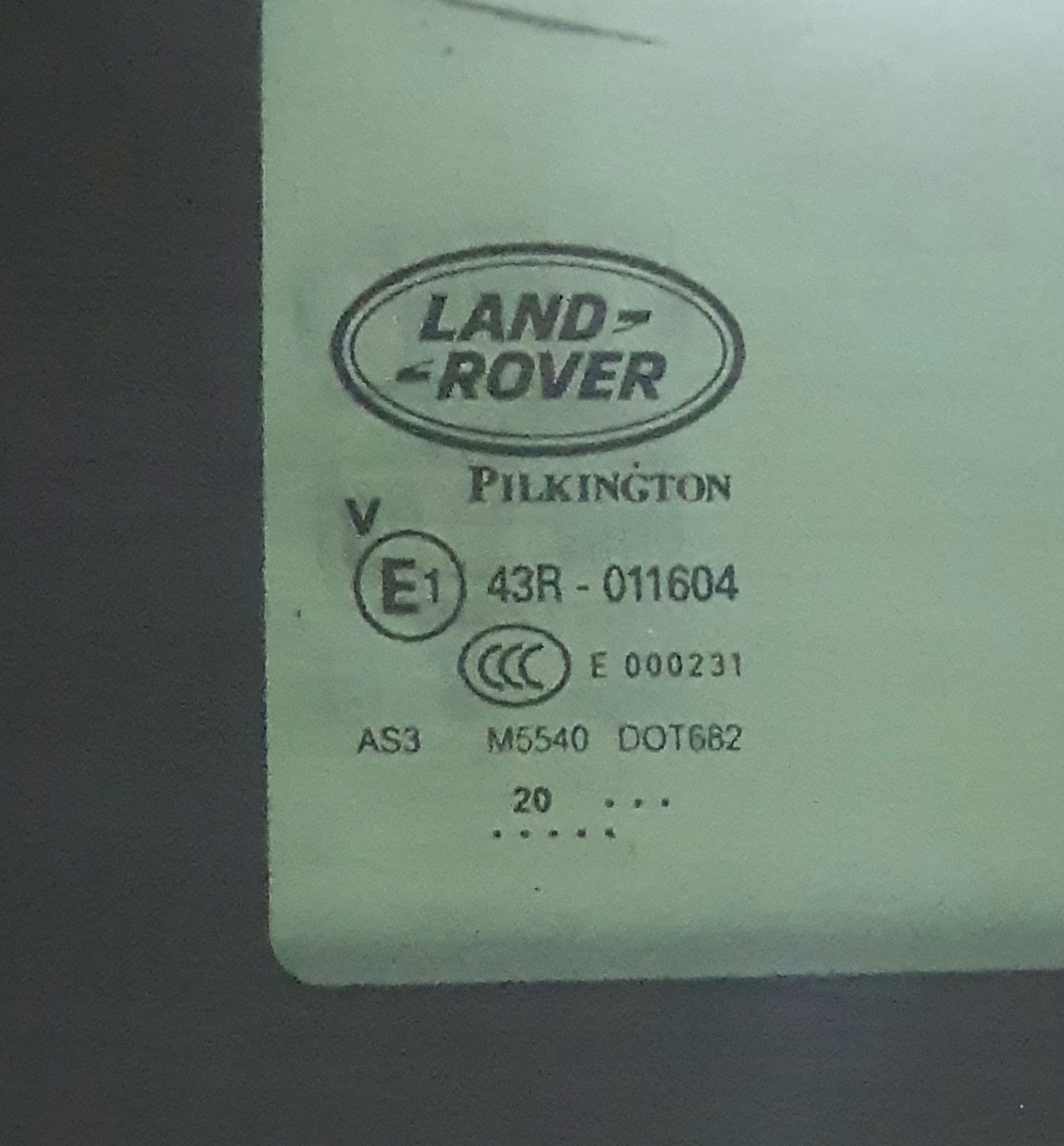 rear window right side LAND ROVER DEFENDER L663 90 OE