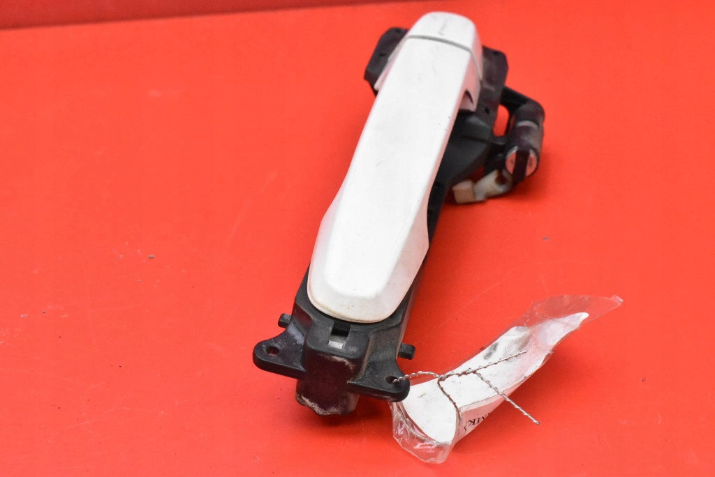 handle right front front BIALA TOYOTA AURIS 1 and 3D HB 10-12