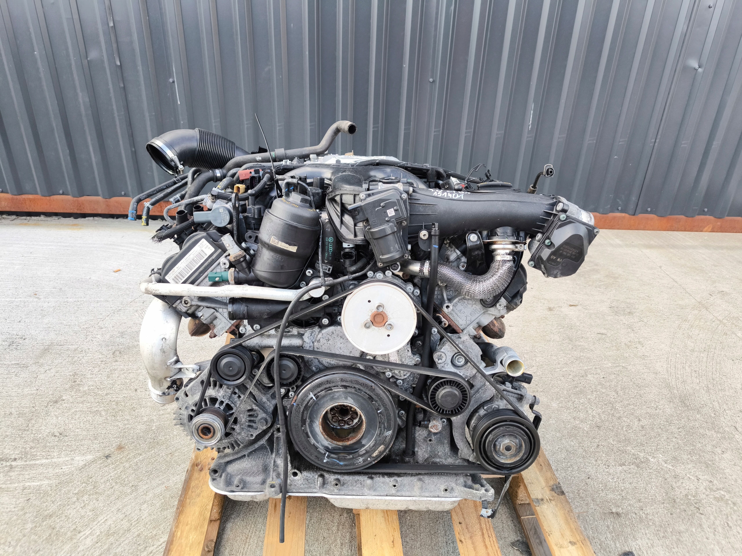 engine complete AUDI A4 A5 Q5 A8 PORSCHE 3.0 TDI CTB CTBA original !!!