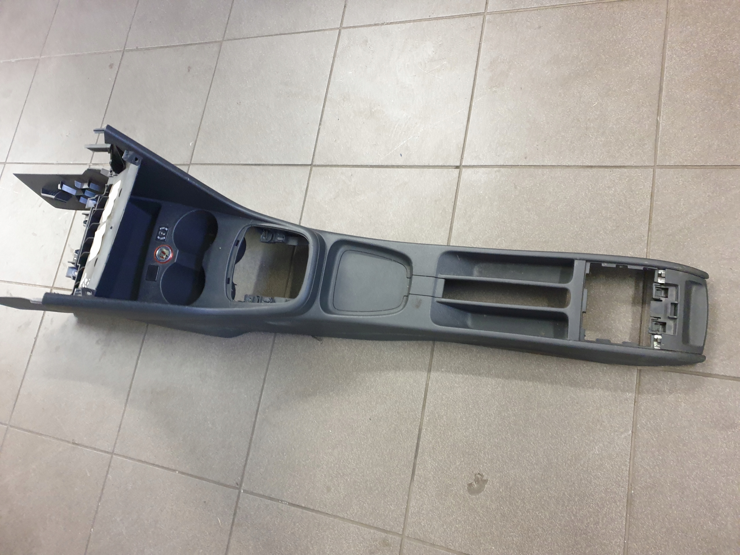 console TUNEL central VW POLO 5 V 6R 2009- 6R1863680D