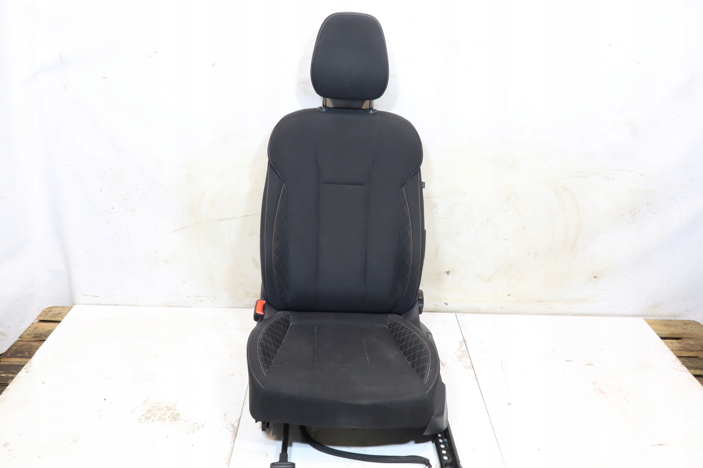 кресло передний левый SKODA SUPERB II