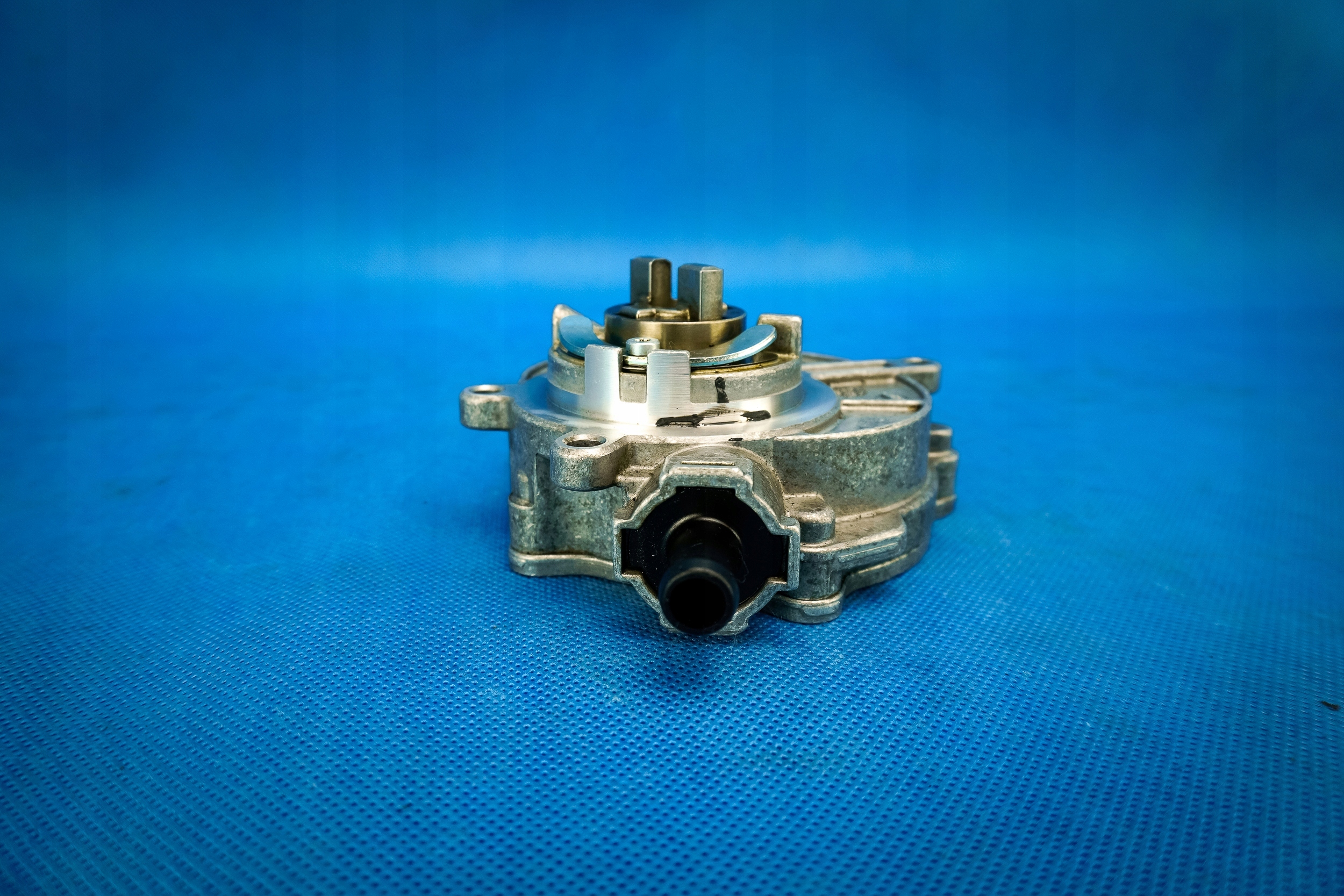 Pompa a vuoto Audi S4 S5 A6 A7 A8 06E145100Q