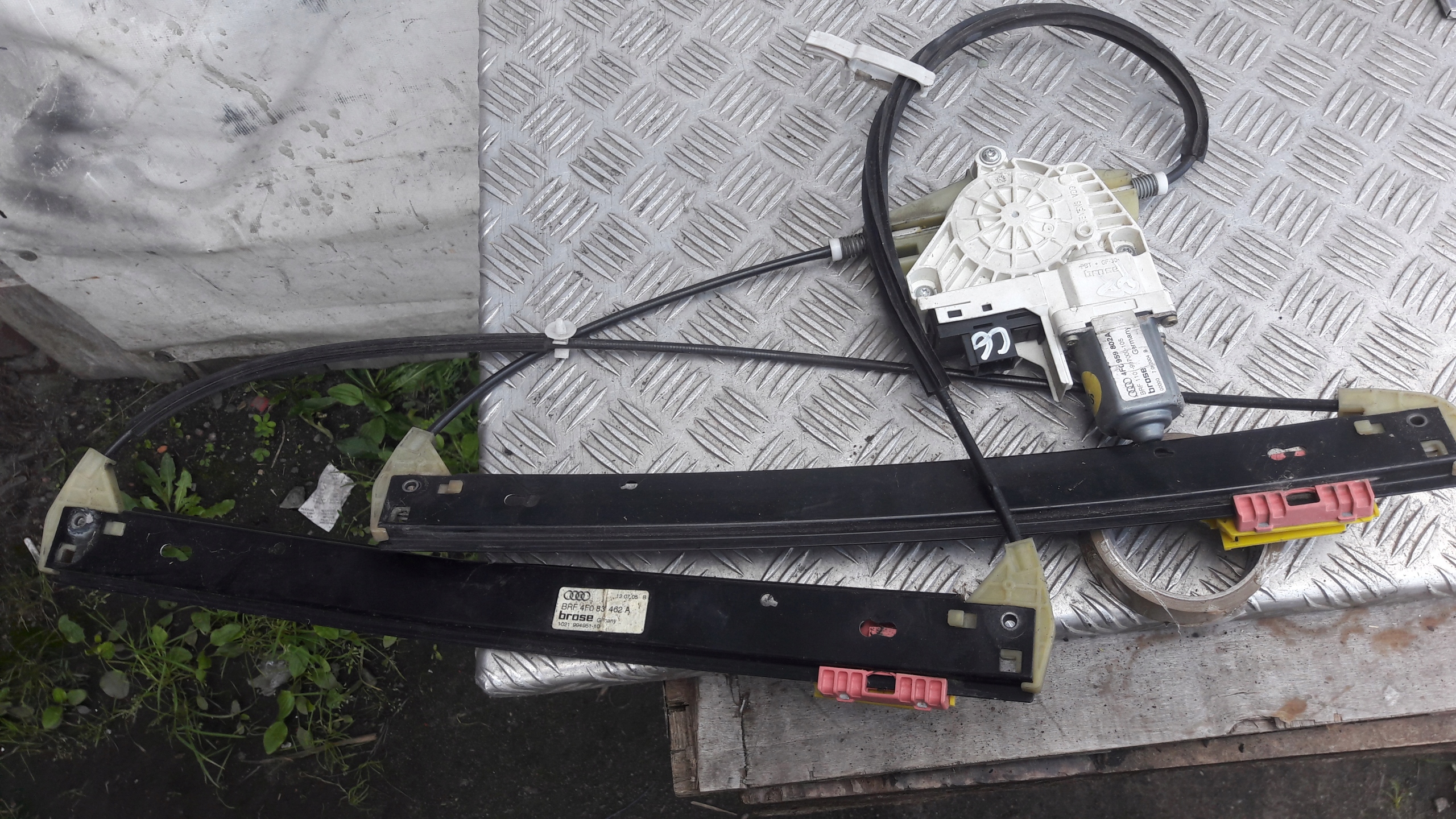 AUDI A6 c6 window regulator left front SILNICZK 4f0959801d