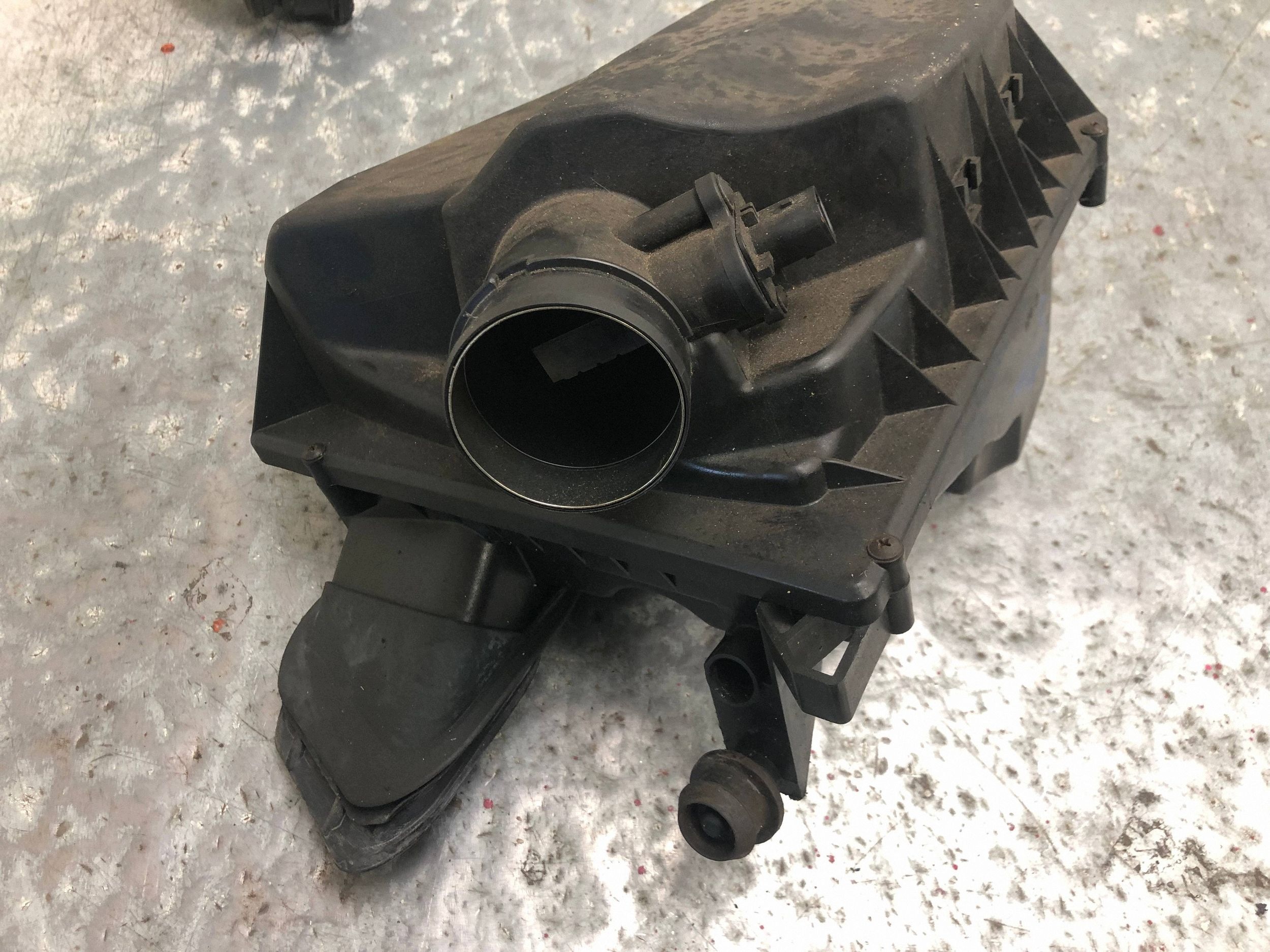 luftfiltergehäuse OPEL ASTRA J 13272758
