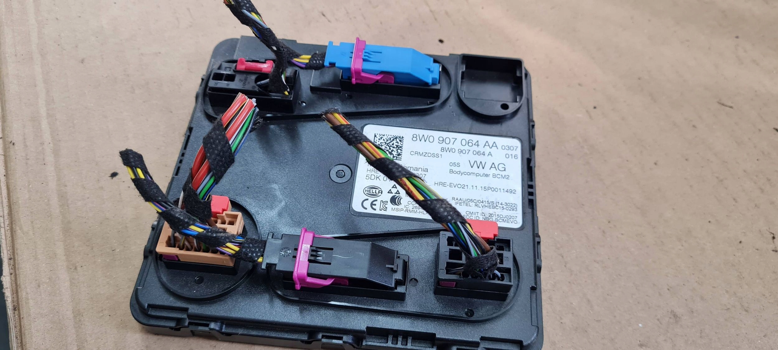 A4 B9 8W module control unit KOMFORTU WTYCZKI 8W0907064AA A5 8W