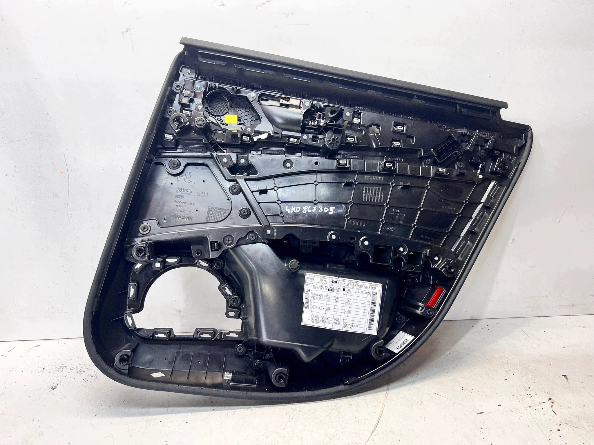 side door left rear part AUDI A6 C8 4K0867305E QQ2