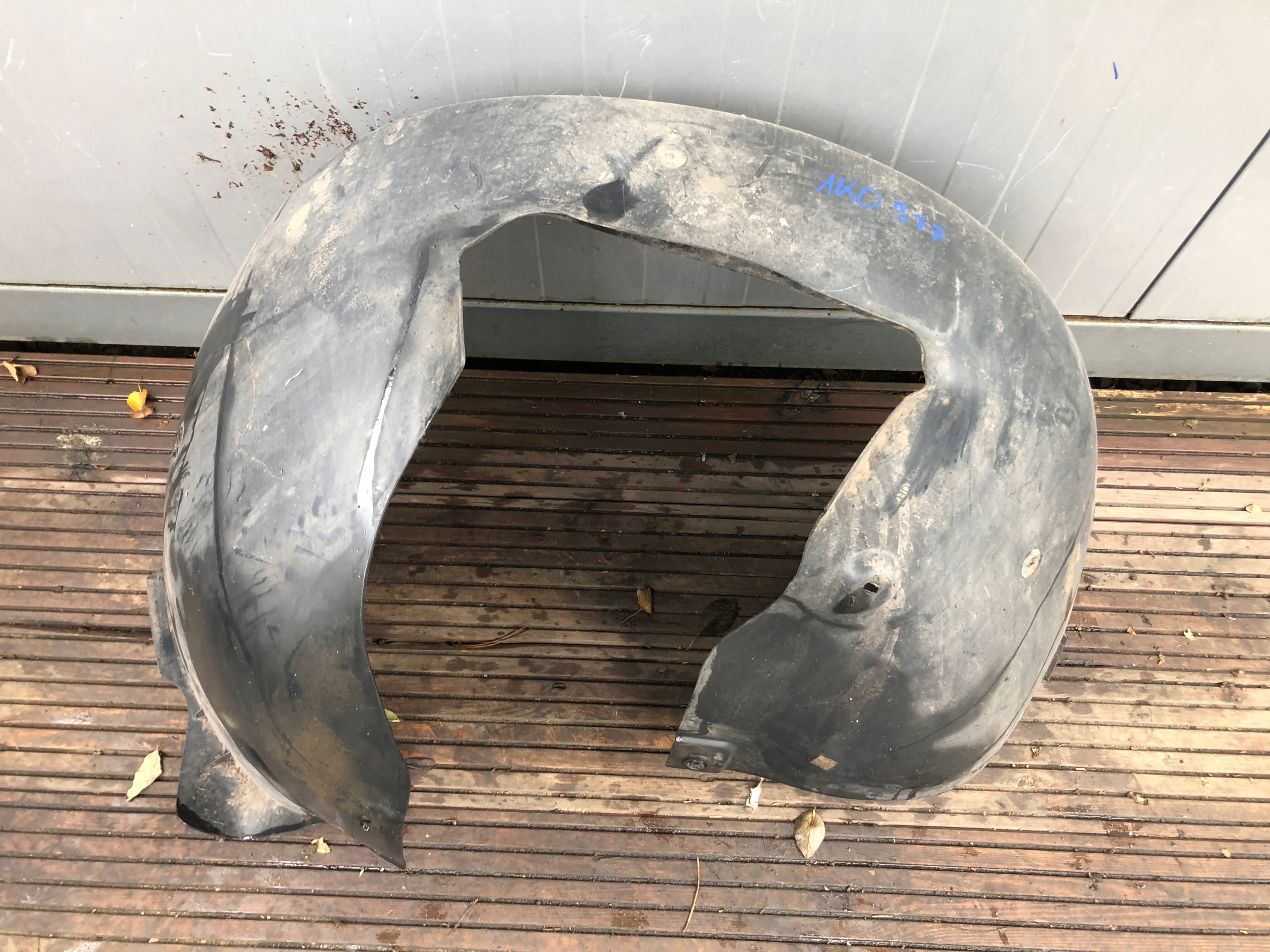 mudguard left front VW GOLF 1K5805977