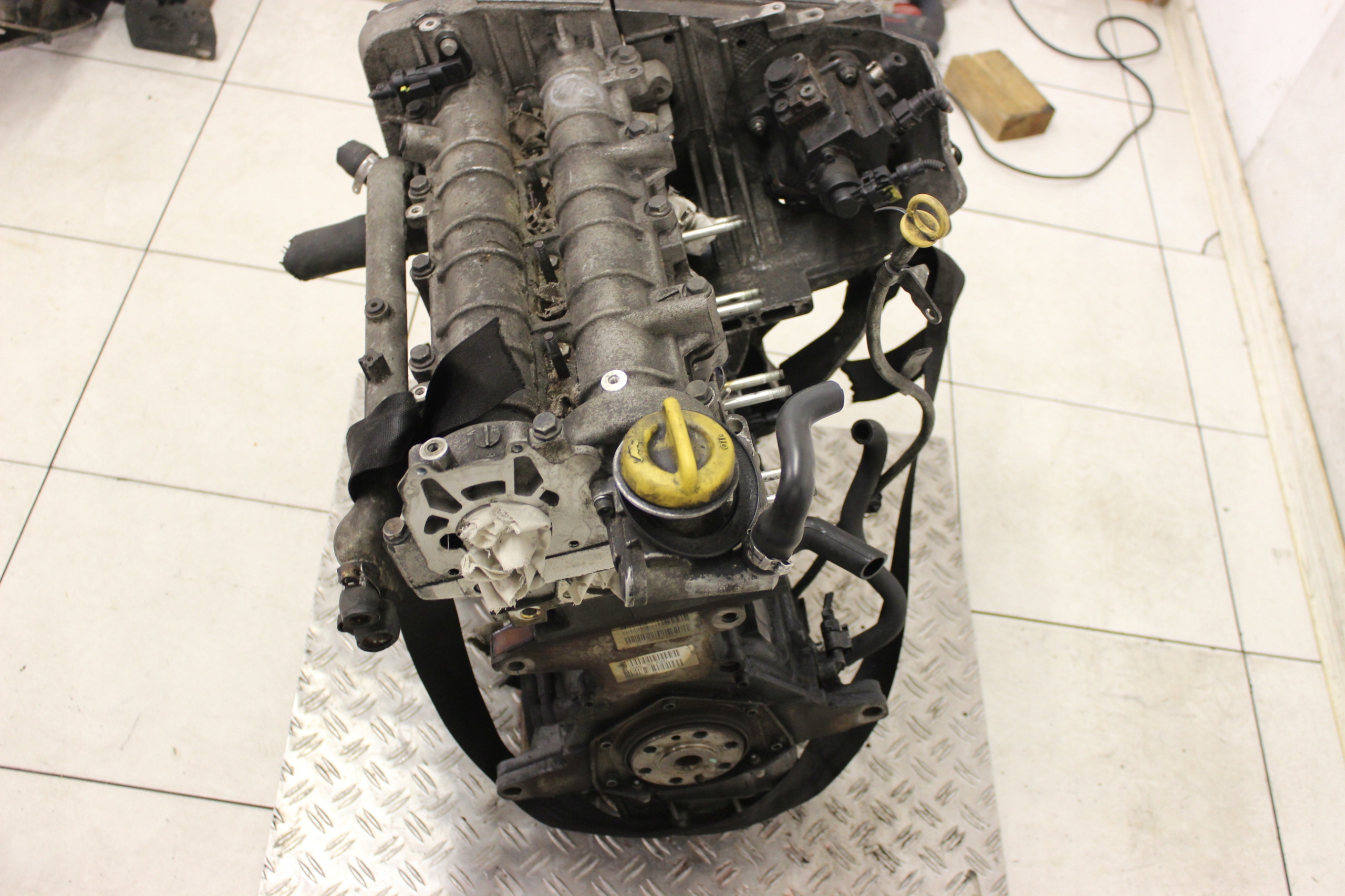 двигатель без навесного Alfa 147 1.9 937A6000