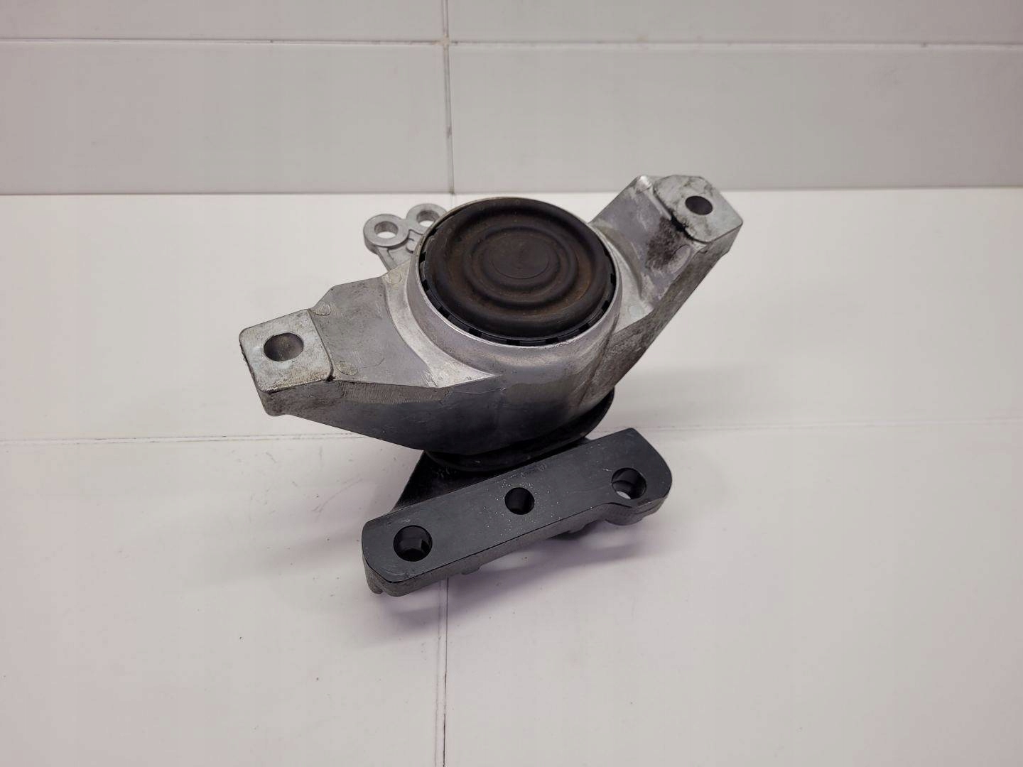 engine mount Hyundai Tucson 4 2020 21810-N7630