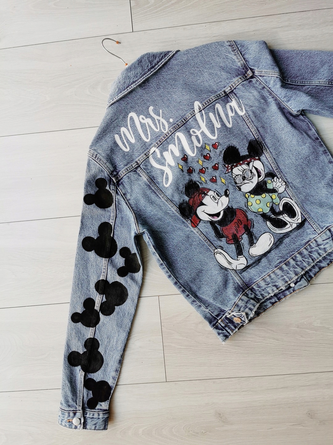 Zestaw farb na koszulki 6x50ml do ciemnych tkanin Materiał tkanina