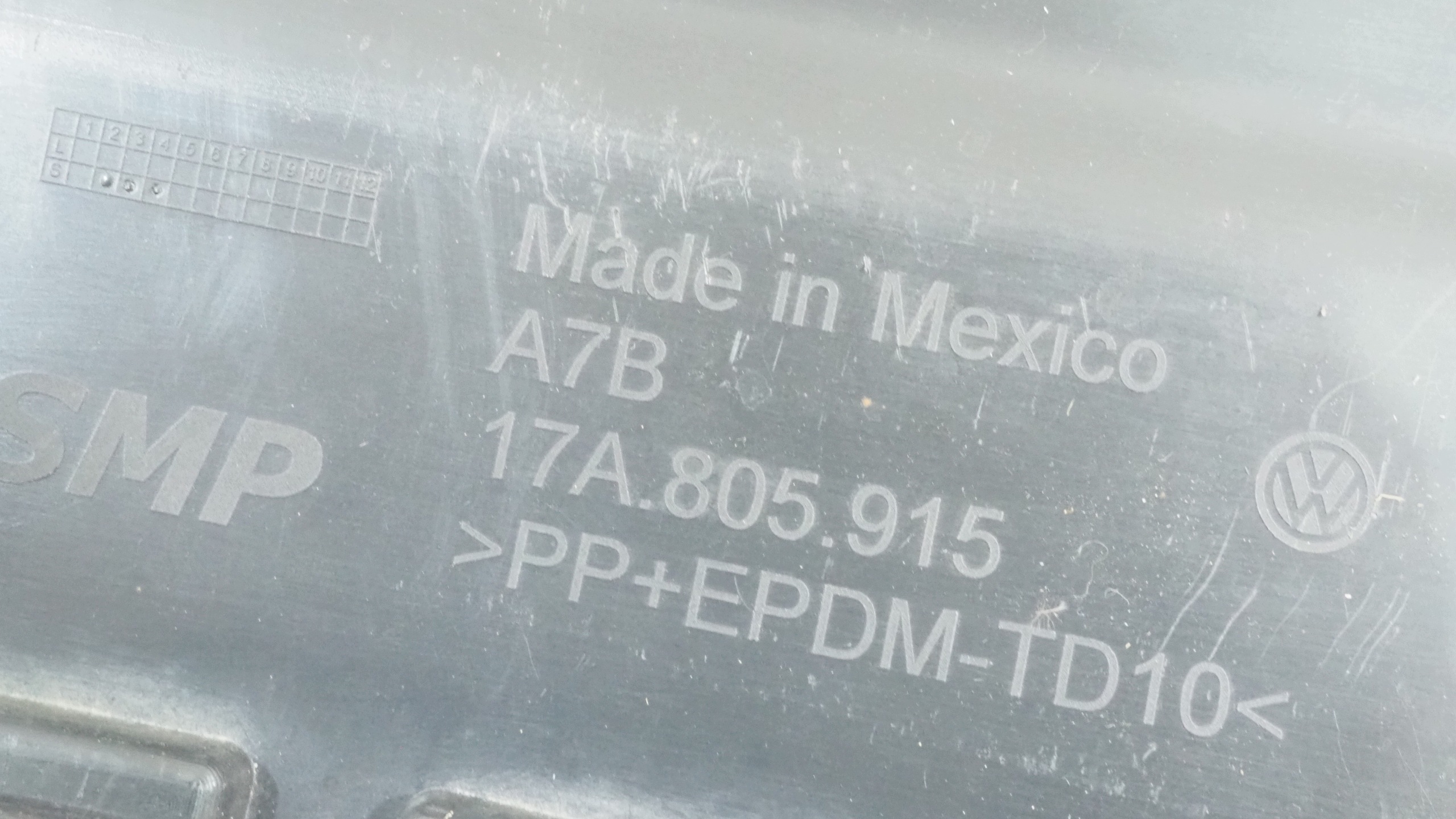 VW Jetta VII spoiler doplněk nárazníku předek 17A805915