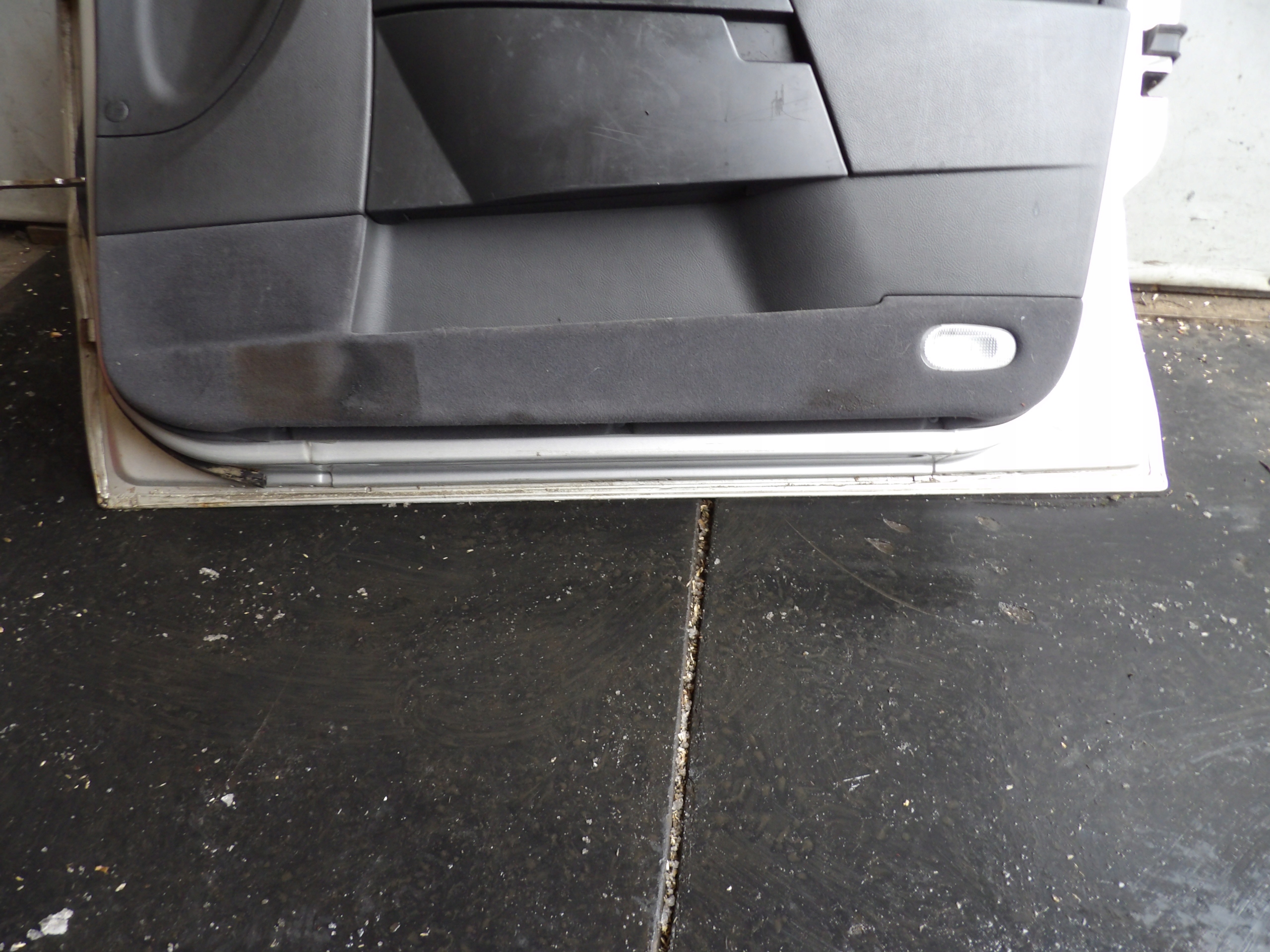Opel Omega B door front right lak. Z157 kombi