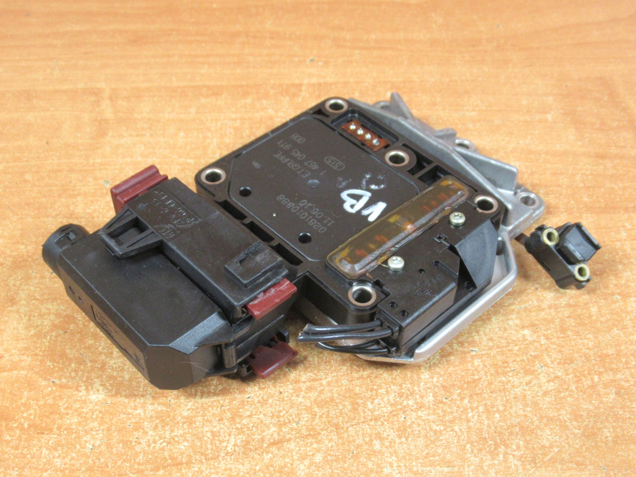 0281010888 - БЛОК УПРАВЛЕНИЯ ТНВД OPEL VECTRA B 2.0 DTI