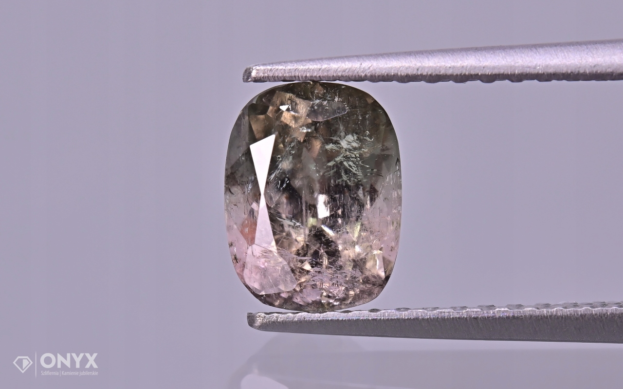 Fasetovaný turmalín cushion 7x5,5 mm