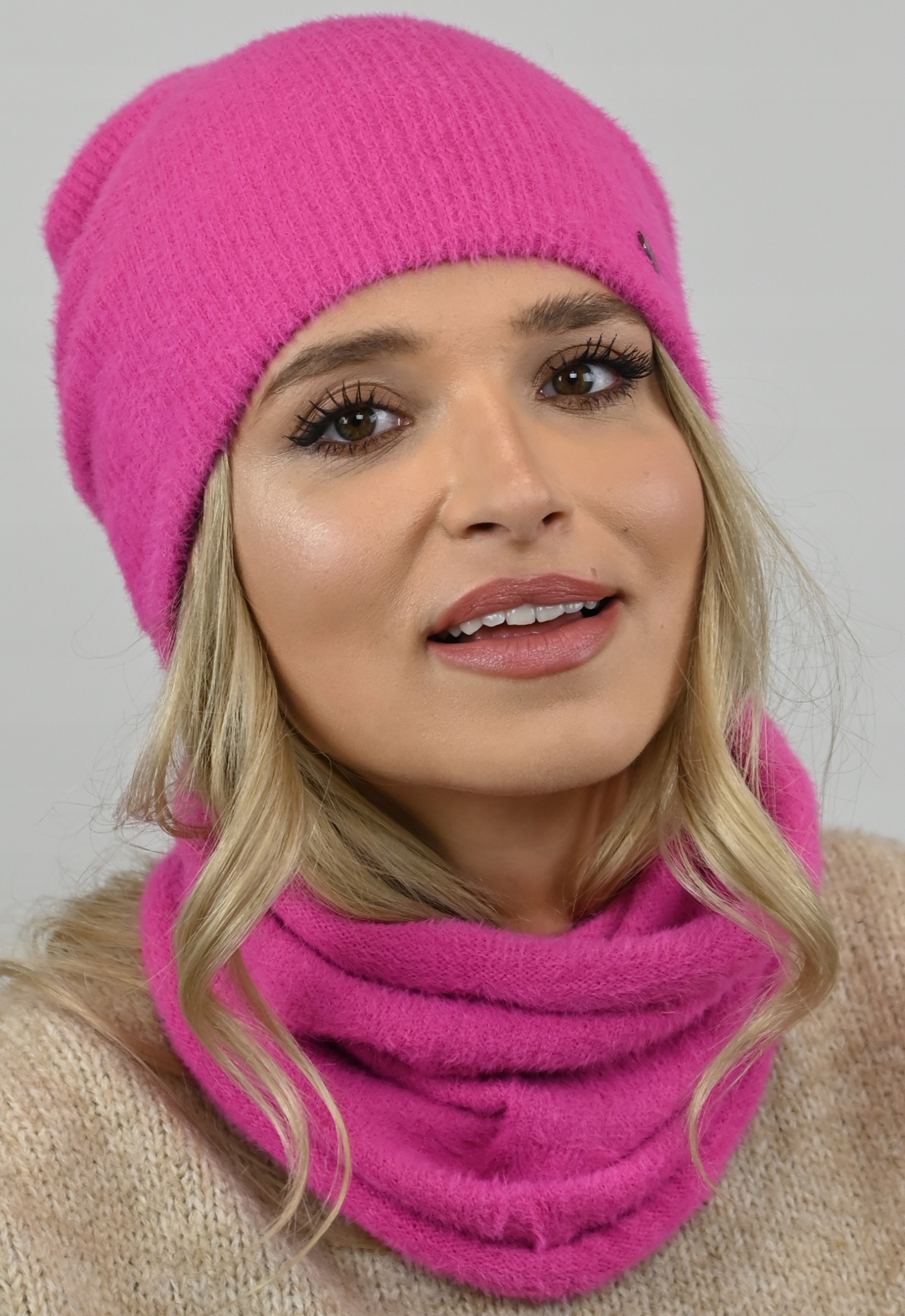 Modny Komplet z Alpaki CZAPKA KOMIN Fuksja AL2 Materiał dominujący inny