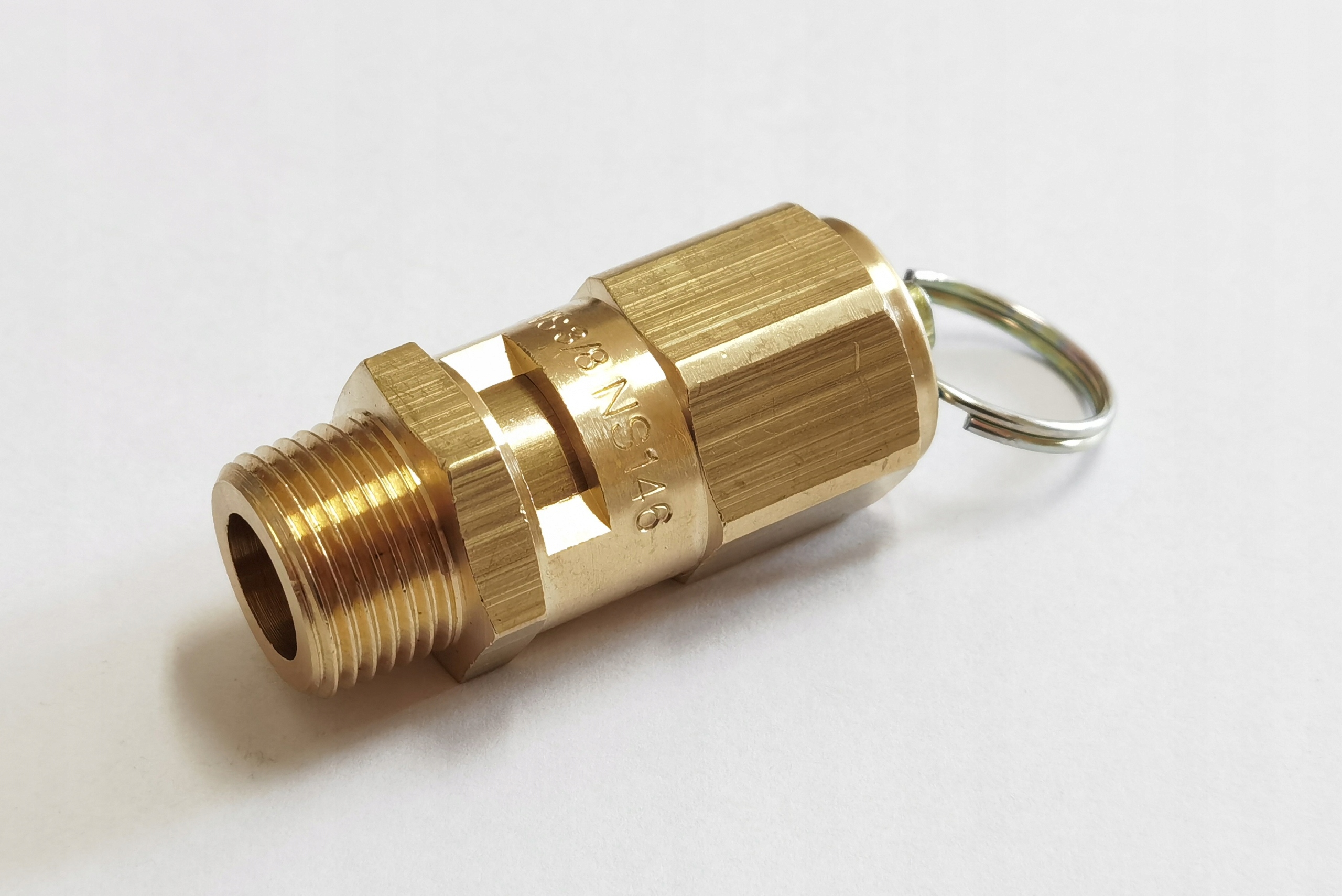 Zawór bezpieczeństwa do sprężarki 3/8" 16 BAR EAN (GTIN) 3454645441303