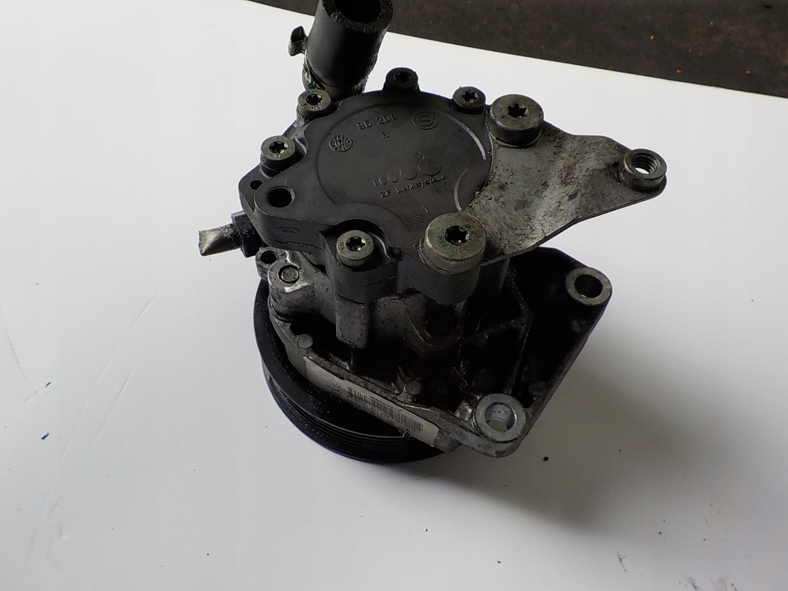 BMW 5 (E60) 4.8 V8 servo pump 7693974108 7508865