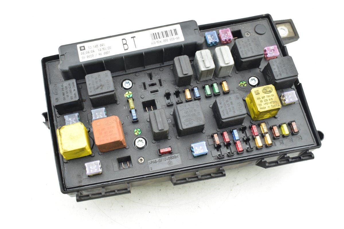 Module fusibles BSM OPEL ASTRA H 13145041