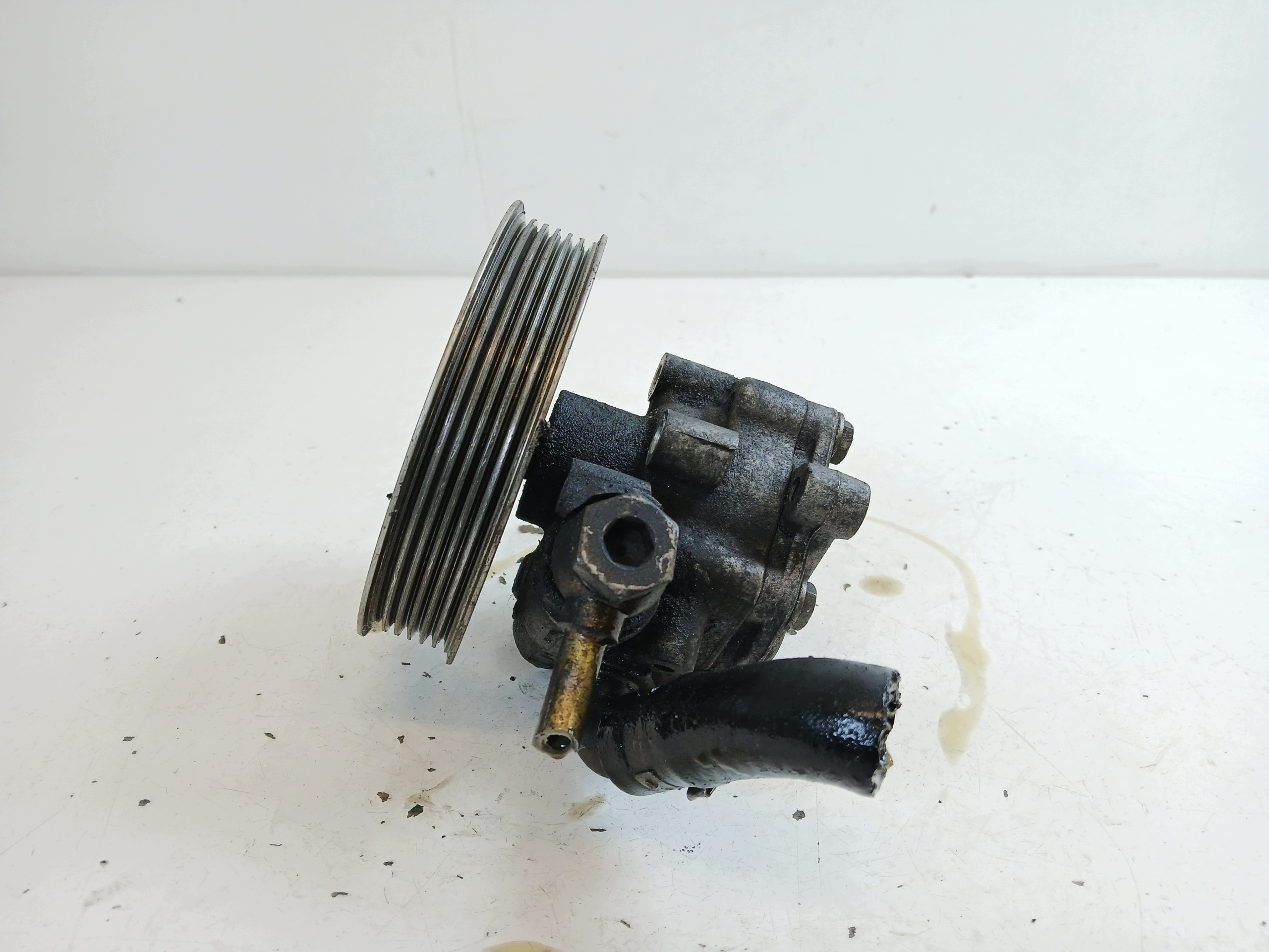 AUDI A4 B6 B7 1.8 T servo pump 8E0145153 110 BAR