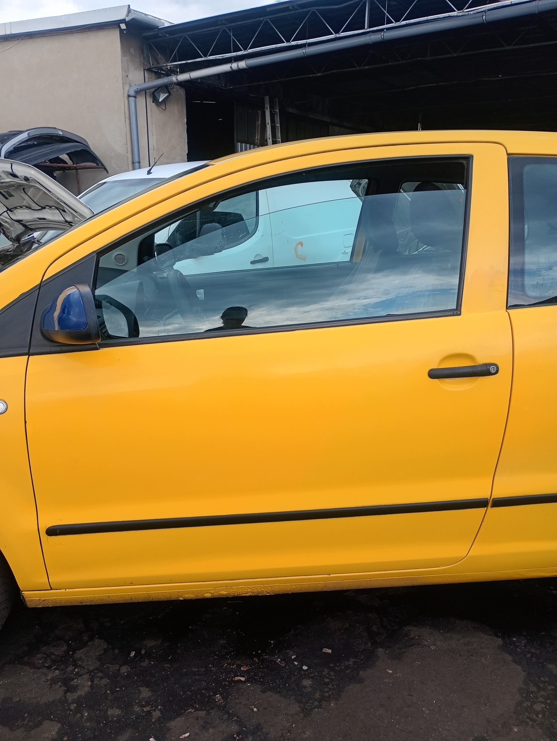 tür links vorne vorne VW Fox 05-11 code lakieru 1T1T