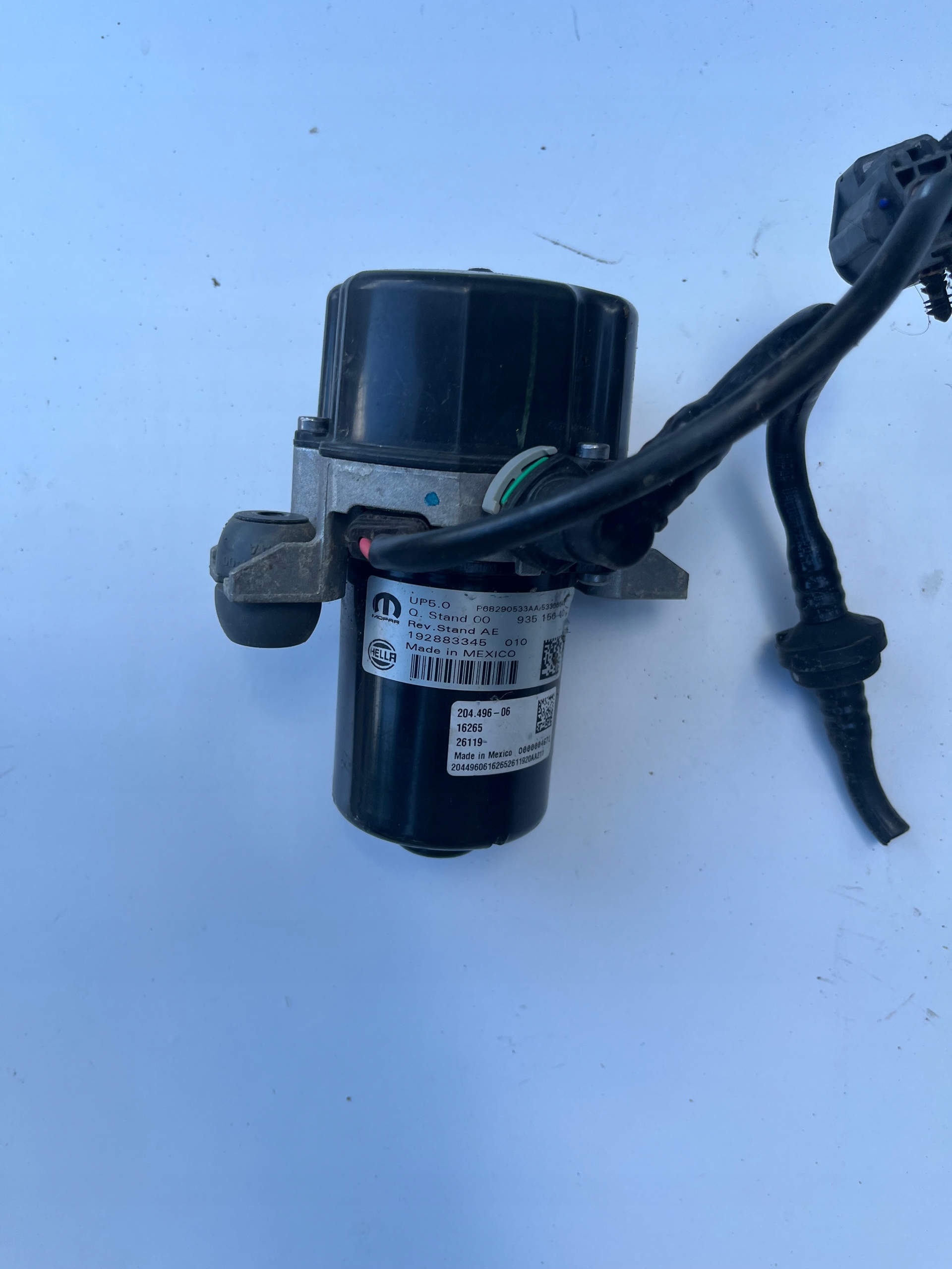 68290533 - JEEP CHEROKEE KL LIFT ВАКУУМНЫЙ НАСОС 2018-