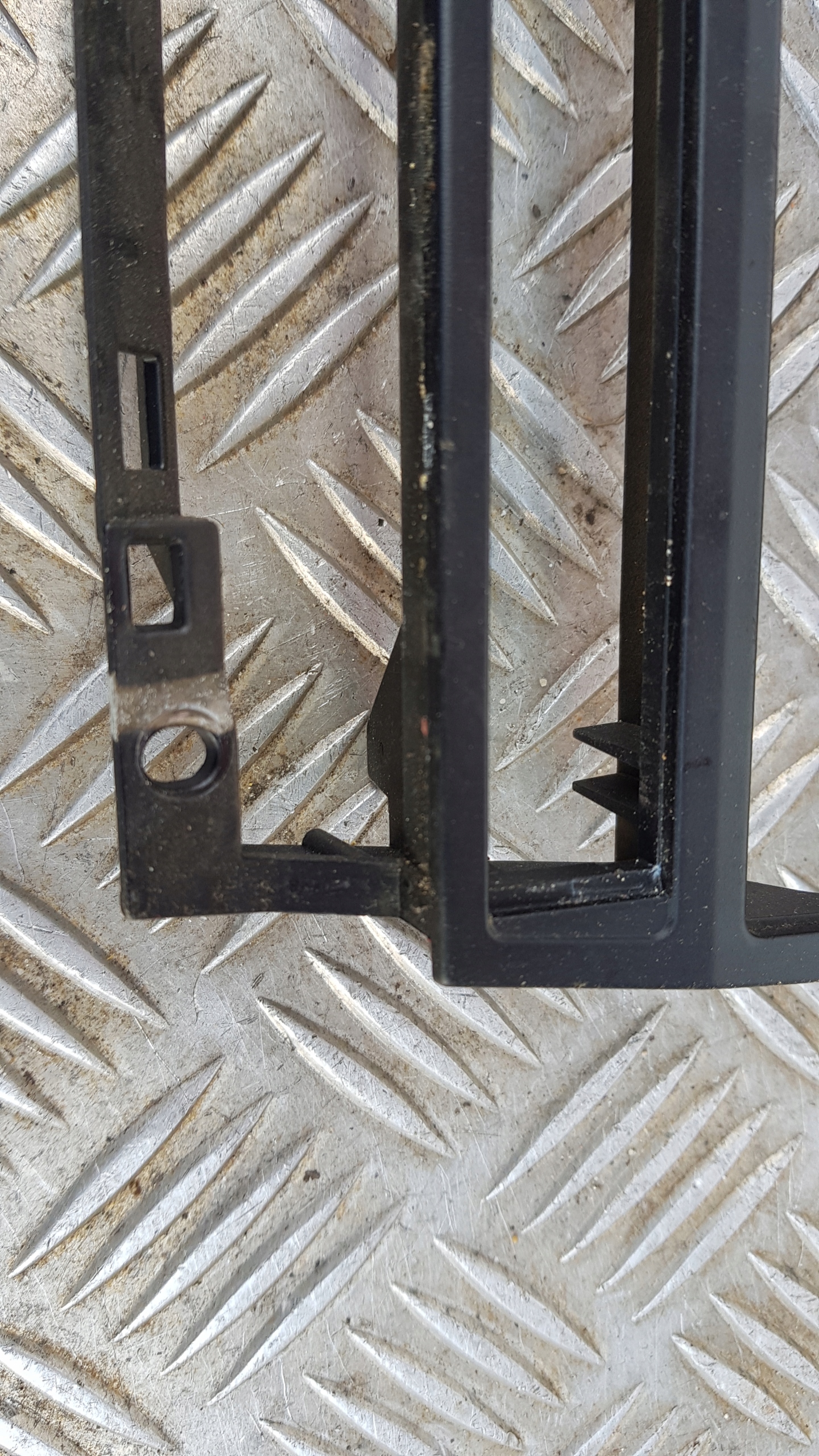 BMW E39 Châssis PANEL Boîte RADIA 8247302