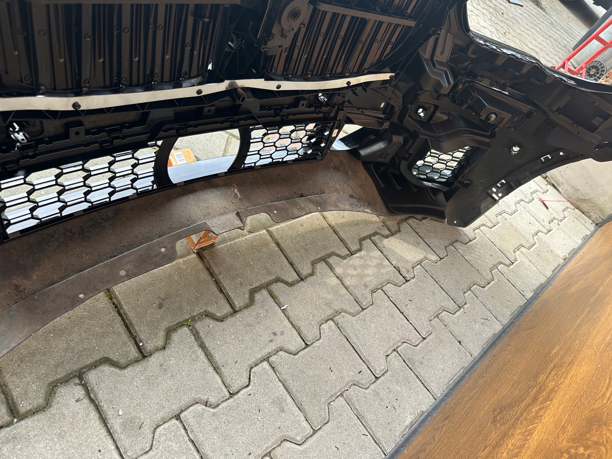 zderzak M pakiet przód przedni shadowline 6PDC radar kamera BMW X5 G05 Strona zabudowy przód