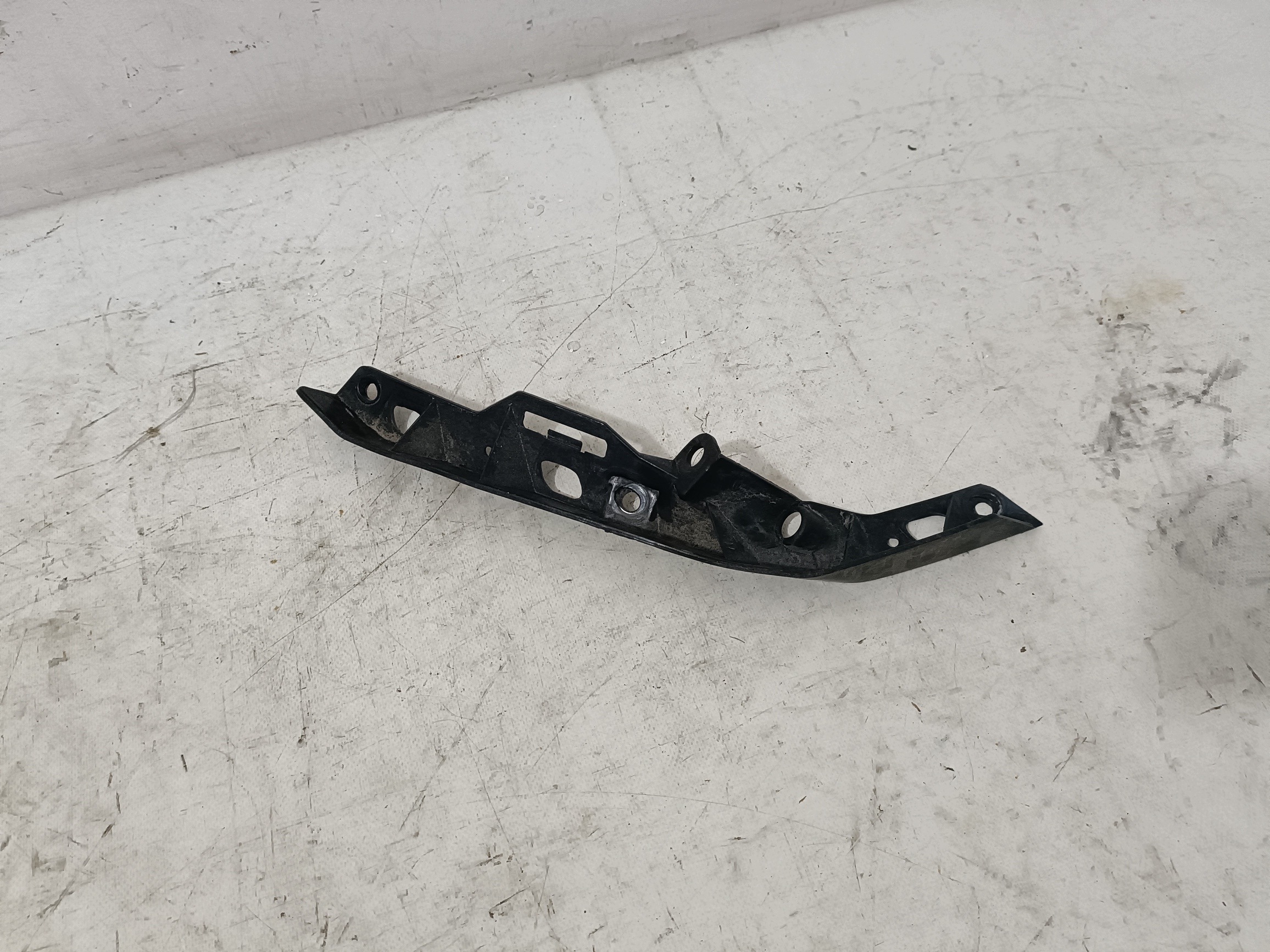 DODGE CHARGER 2019- bumper bracket front right 68213539AC