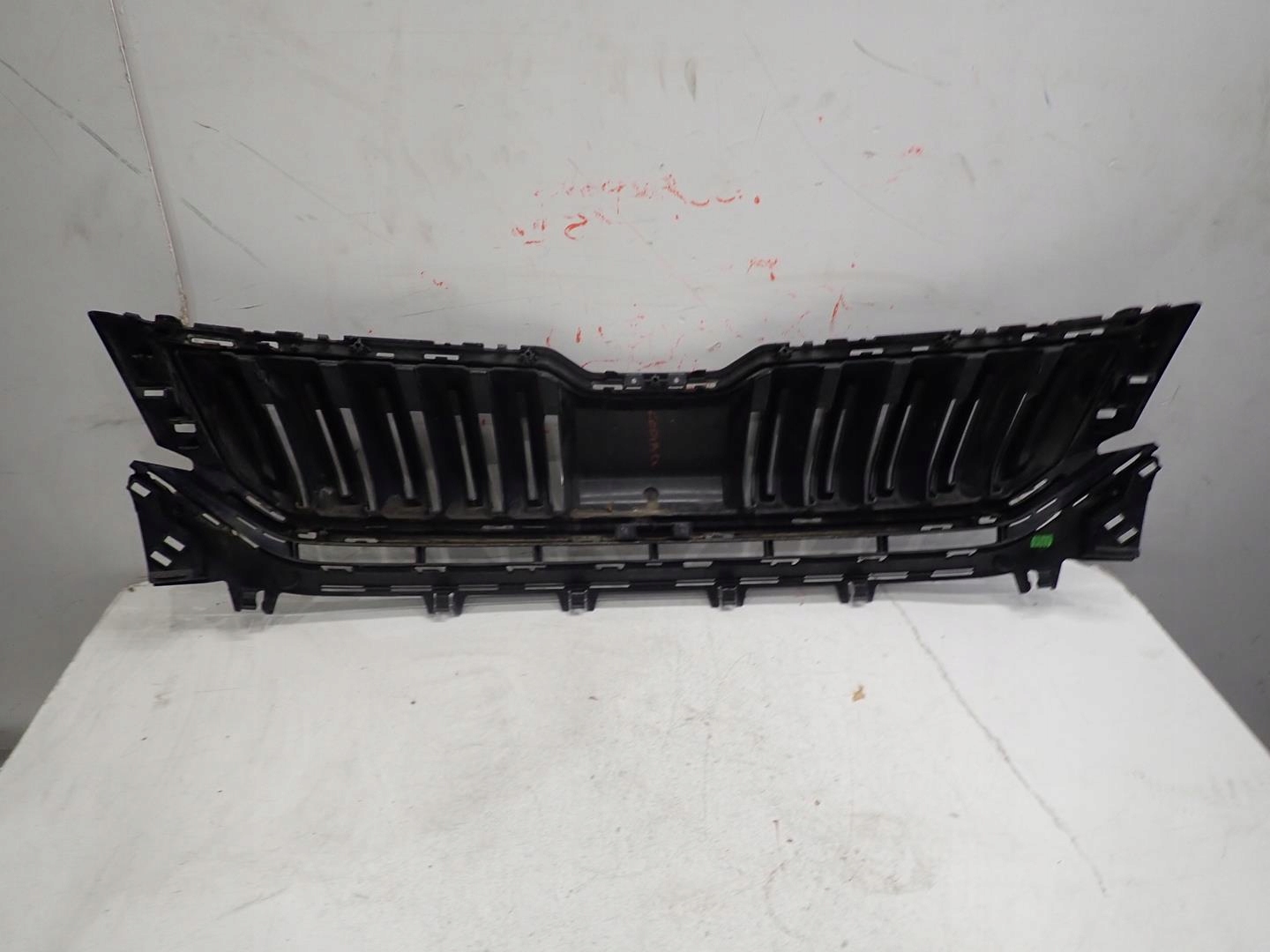 GRILL SKODA KODIAQ 2016- 565853653A