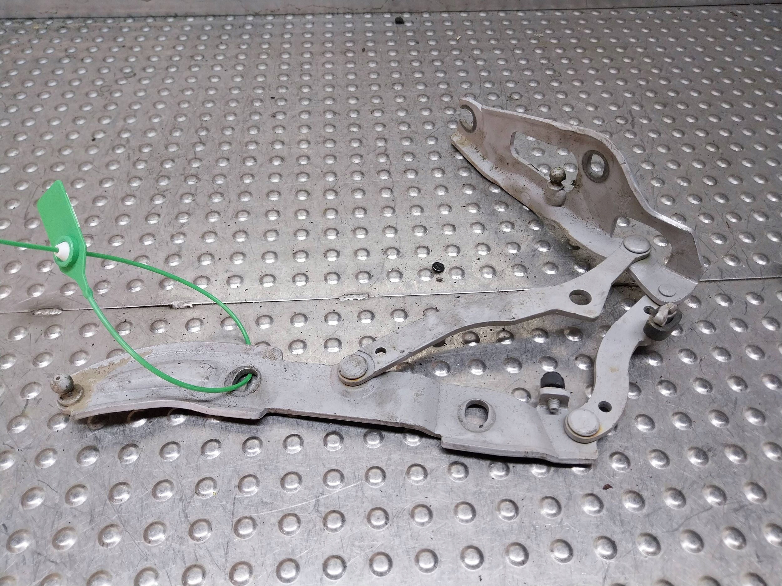 hinge bonnet boot left 7060627 BMW E90 E91 E92 E93