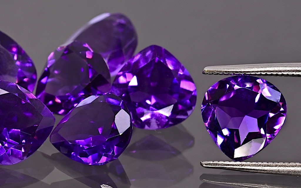 Ametyst A fazetovaná slza 9x9 mm